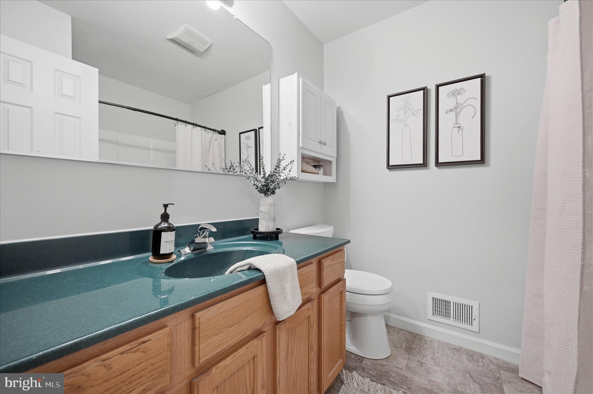 DOUGLAS OAKS - Residential