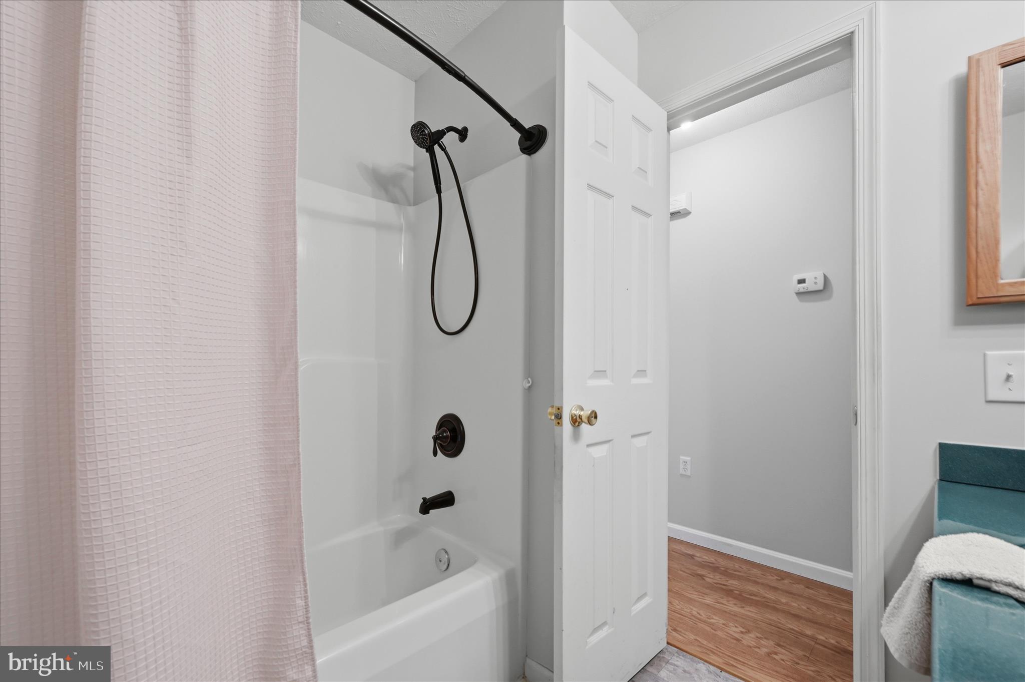 DOUGLAS OAKS - Residential