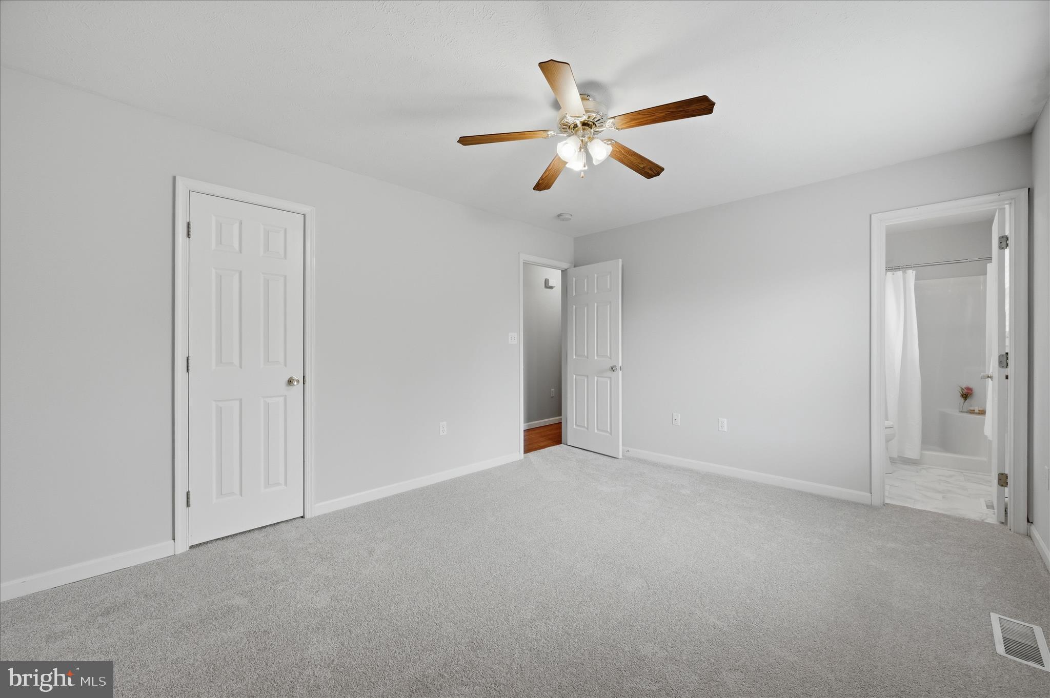 DOUGLAS OAKS - Residential