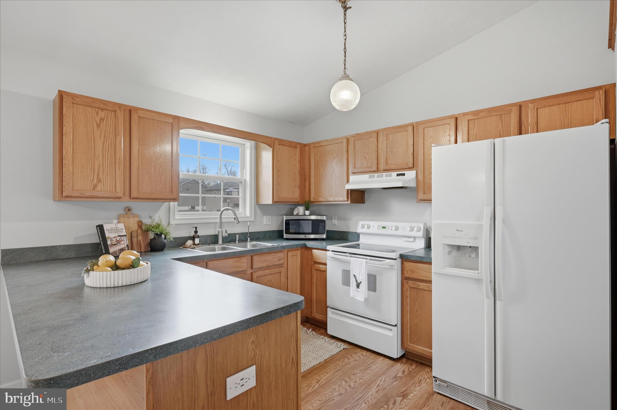 DOUGLAS OAKS - Residential