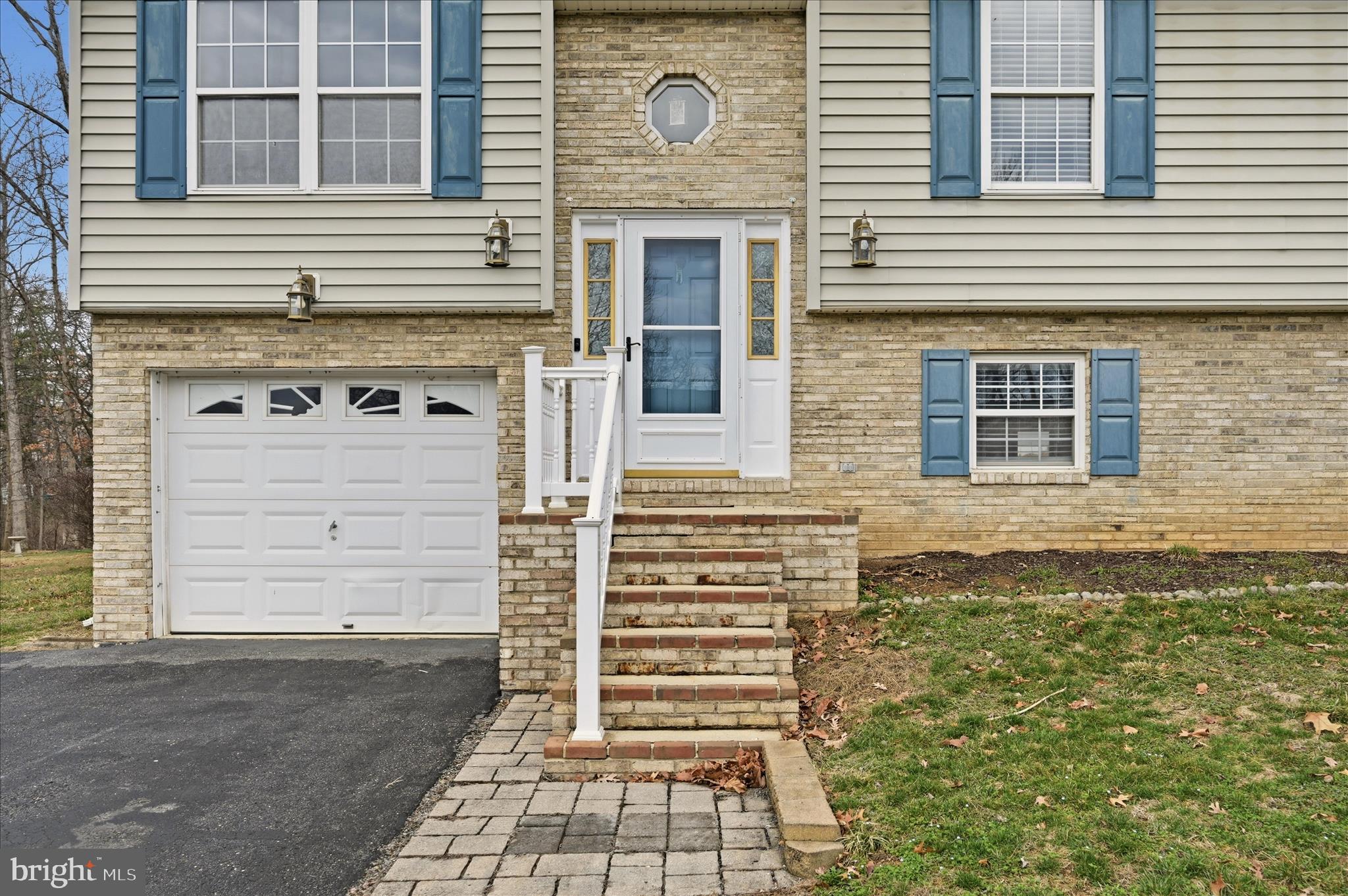 DOUGLAS OAKS - Residential