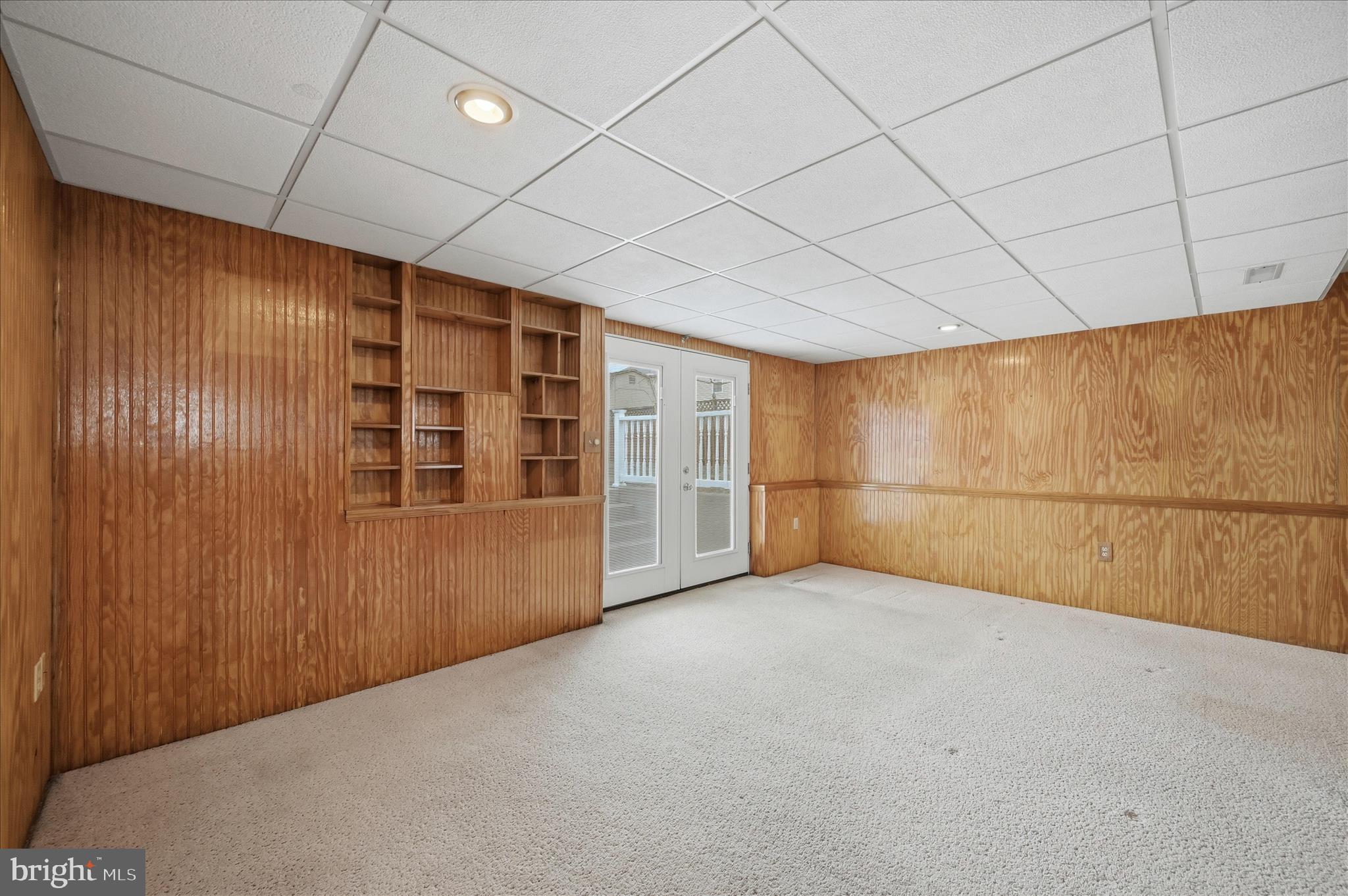 DOUGLAS OAKS - Residential