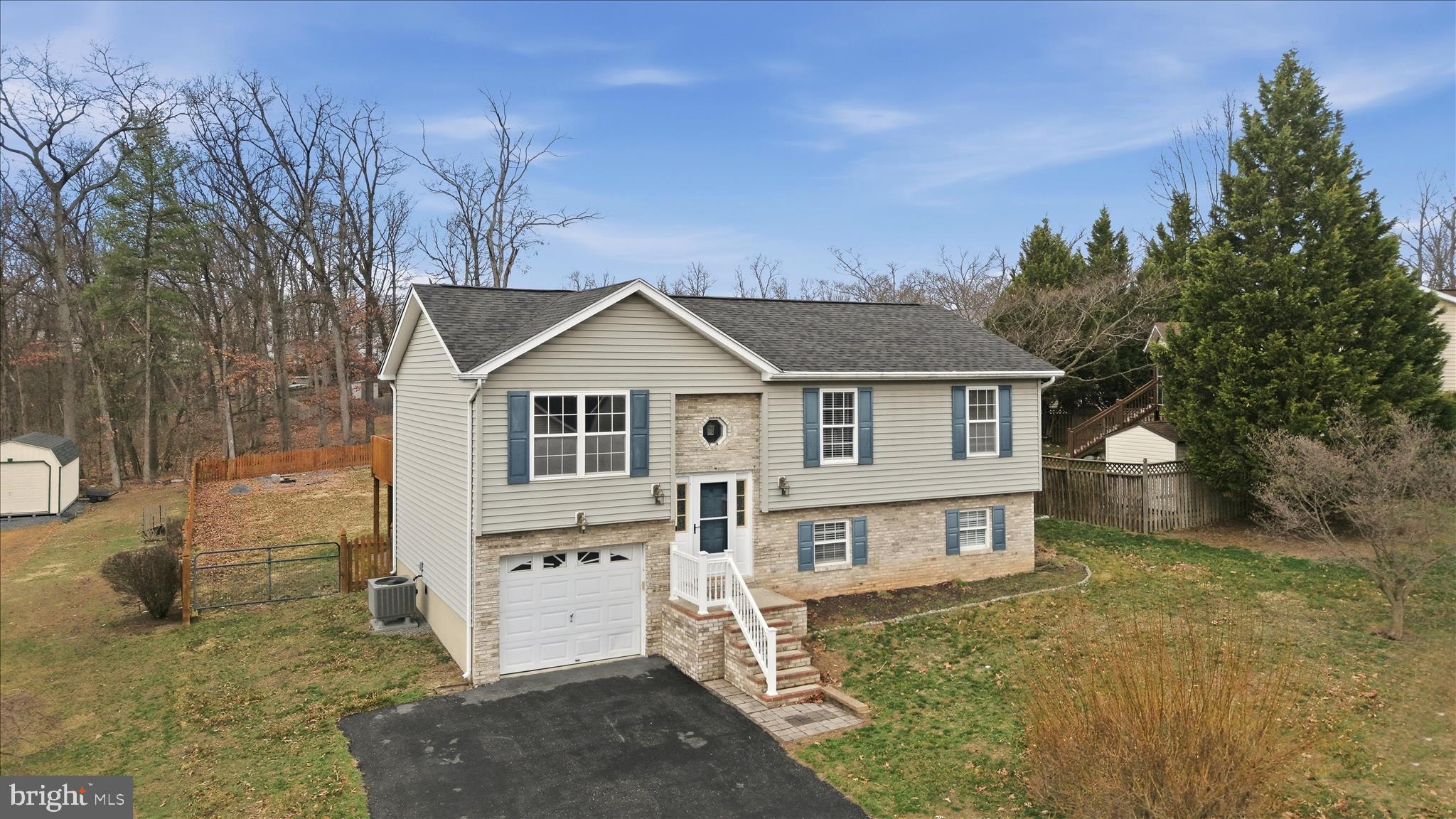 DOUGLAS OAKS - Residential