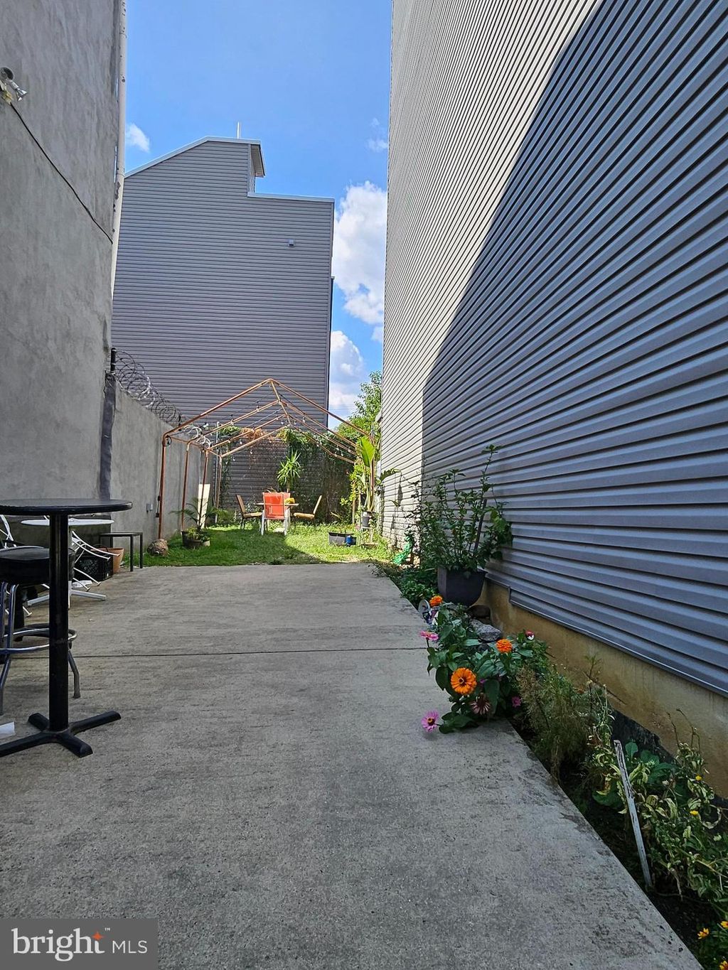 Photo of 1504 N 6th Street, PHILADELPHIA, PA 19122 (MLS # PAPH2537898)