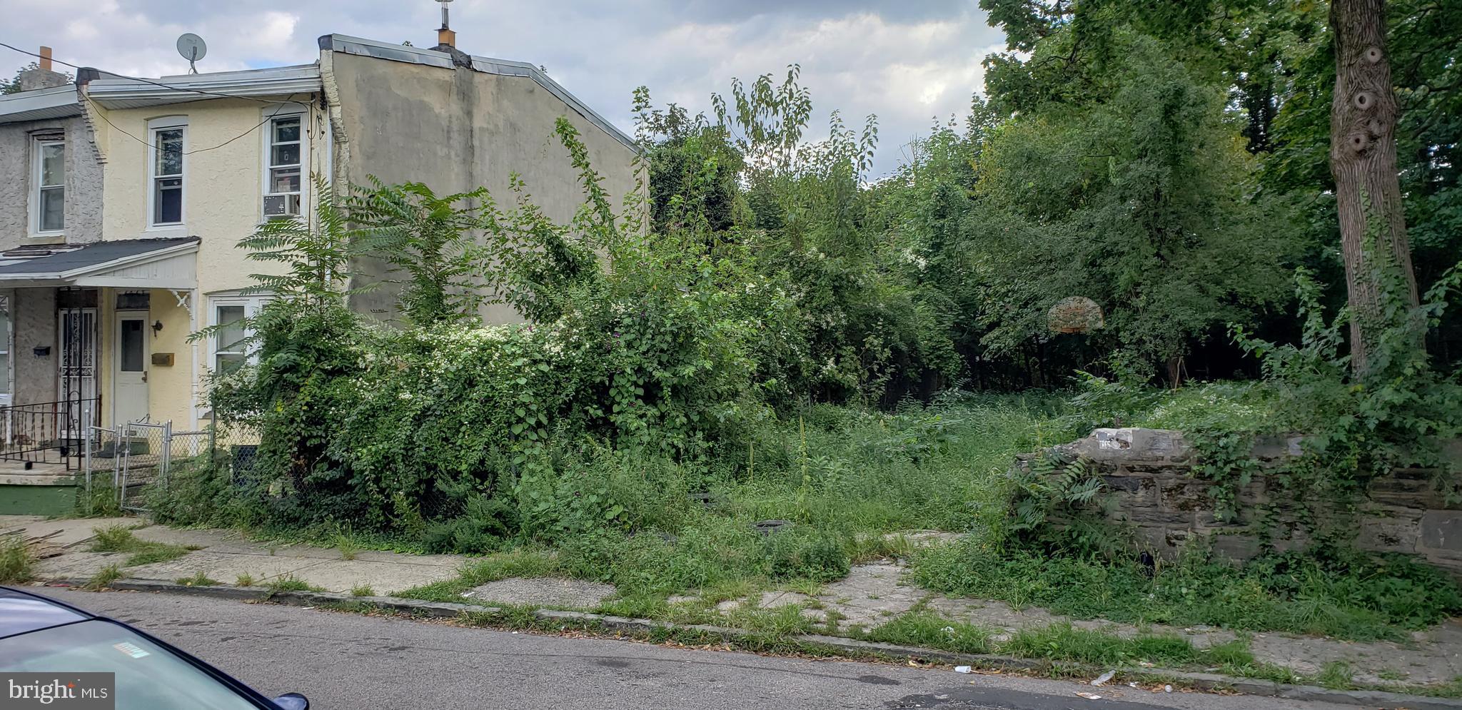 GERMANTOWN (EAST) - Land