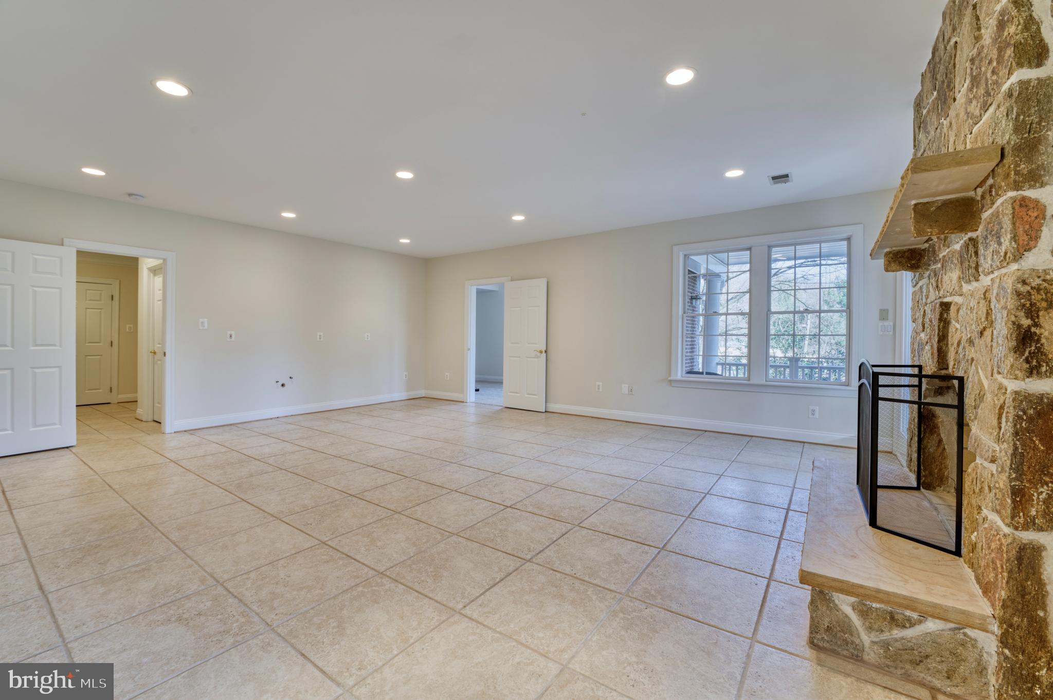 WOODLAND ACRES - Residential