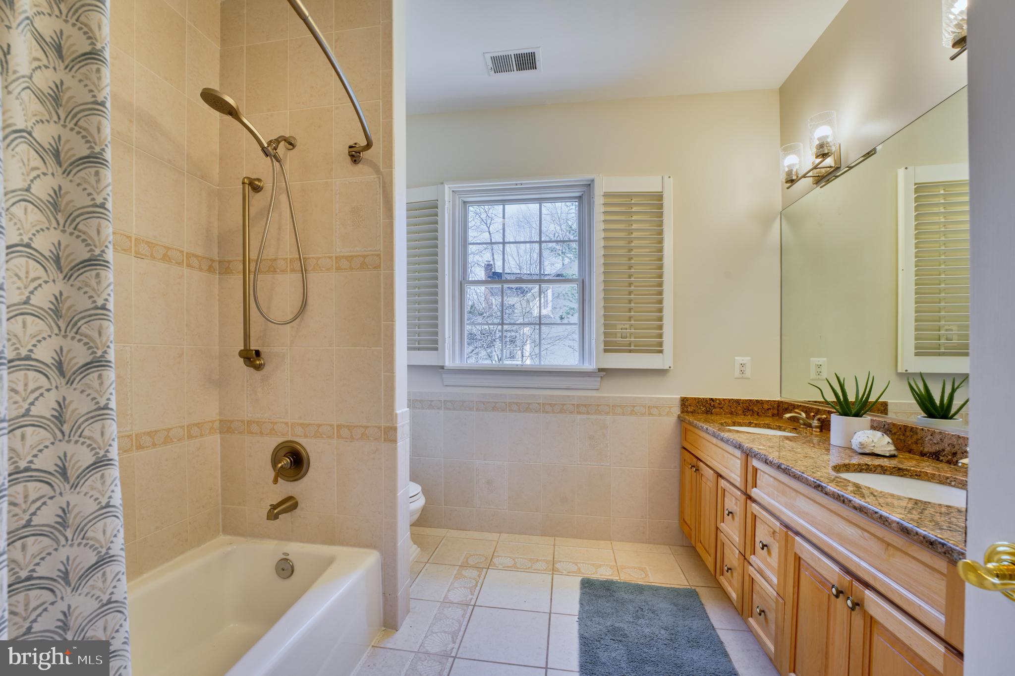 WOODLAND ACRES - Residential