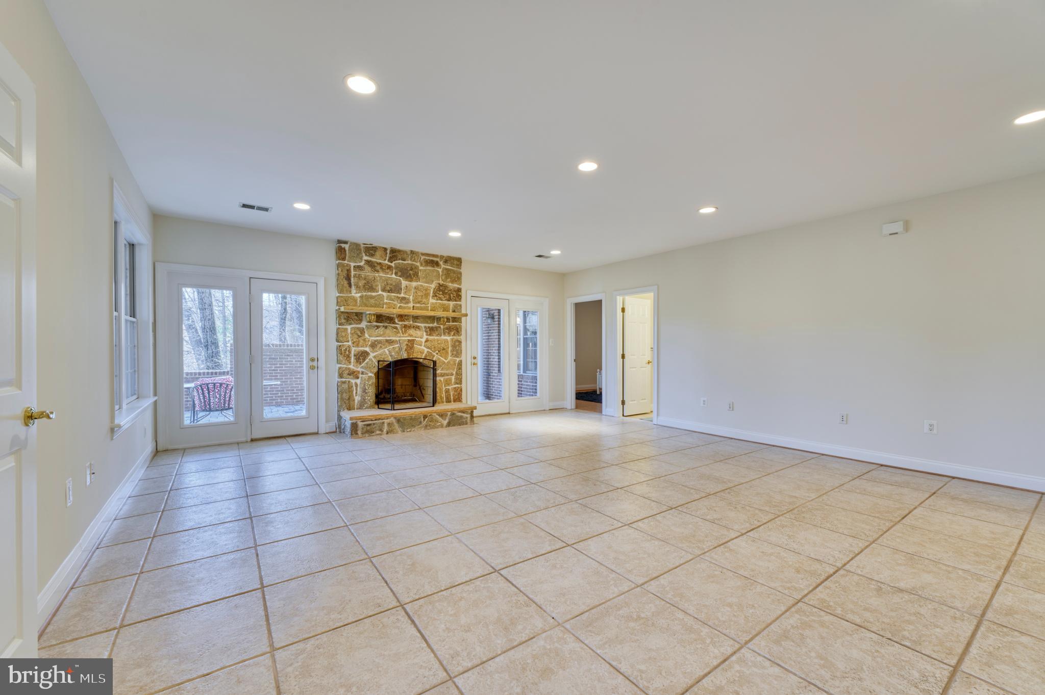 WOODLAND ACRES - Residential