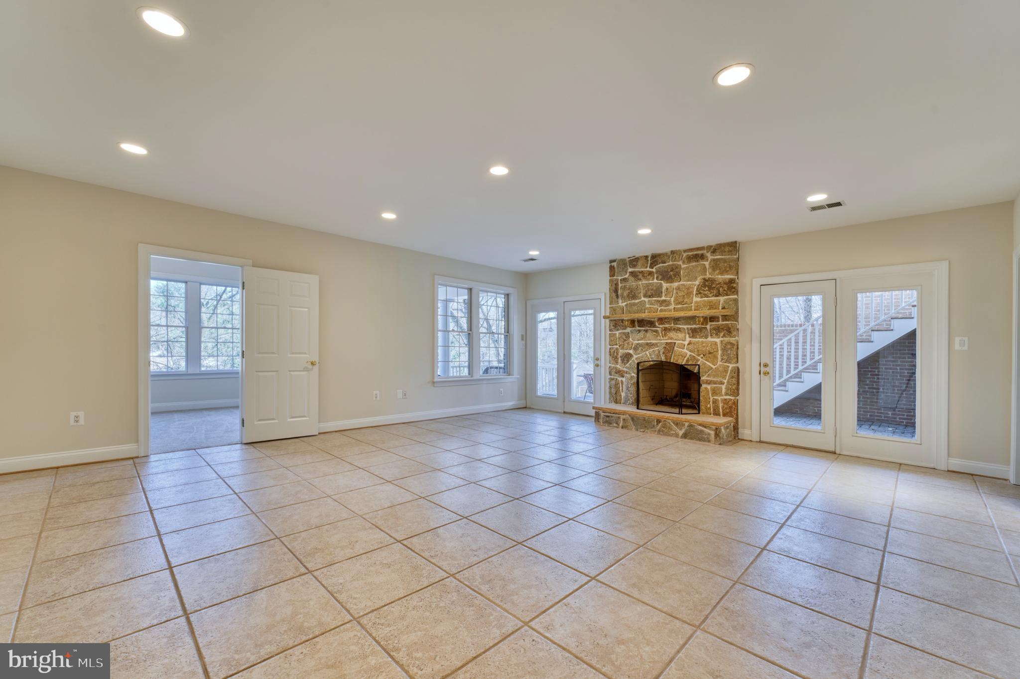 WOODLAND ACRES - Residential