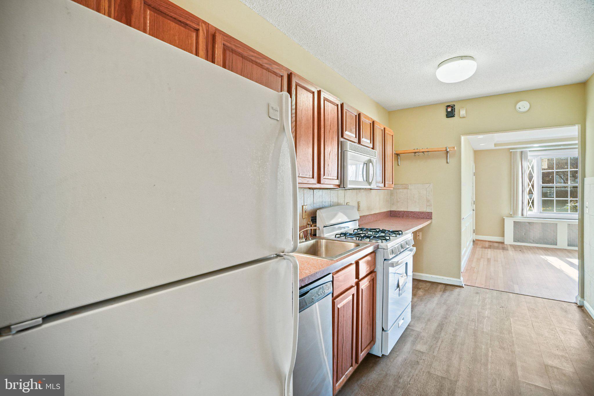 1904 CONSTITUTION AVENUE NE 3