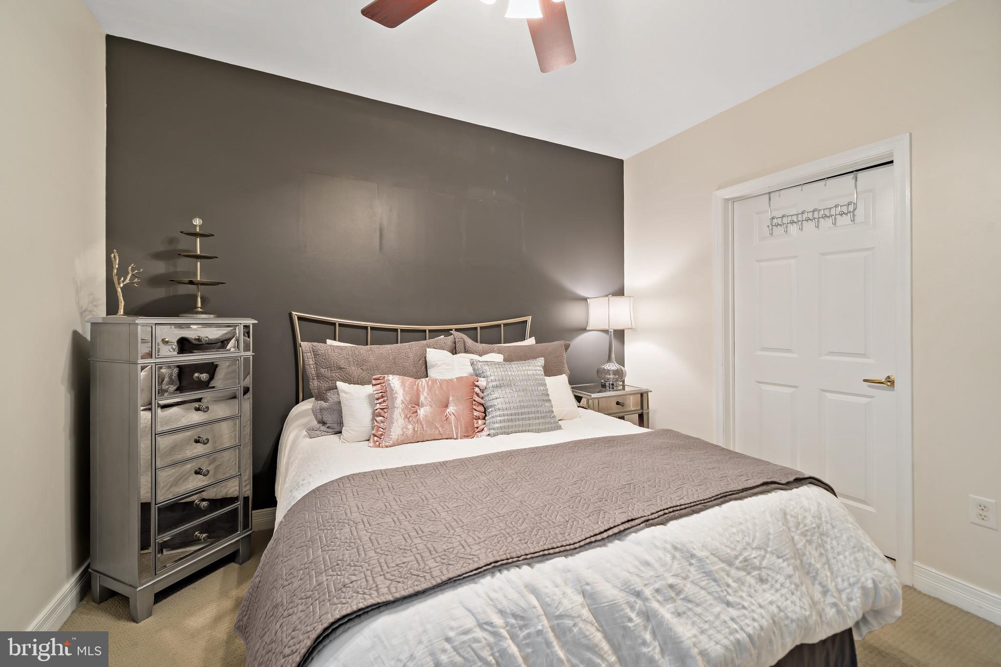 LOGAN SQUARE - Residential Lease