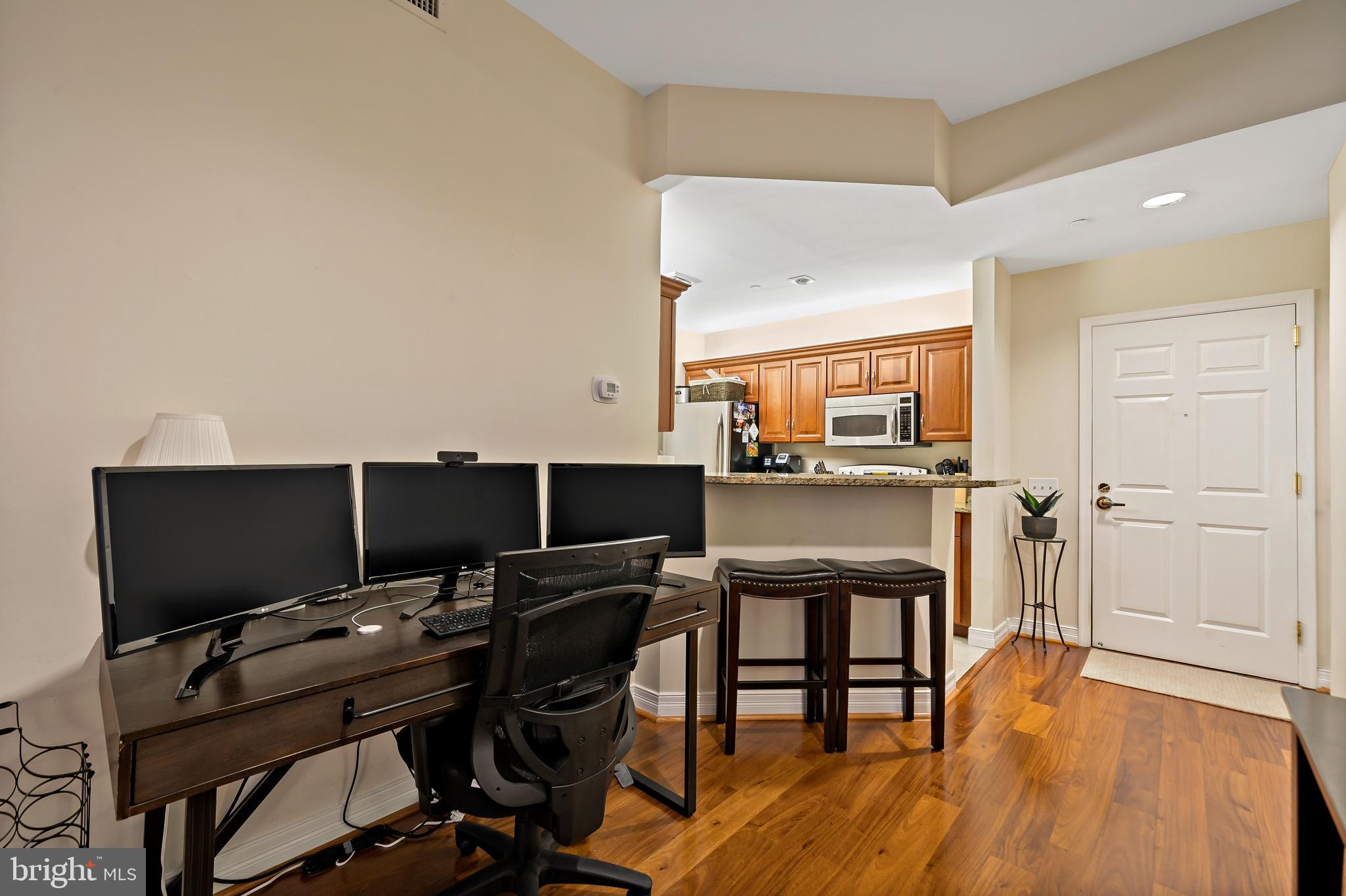 LOGAN SQUARE - Residential Lease