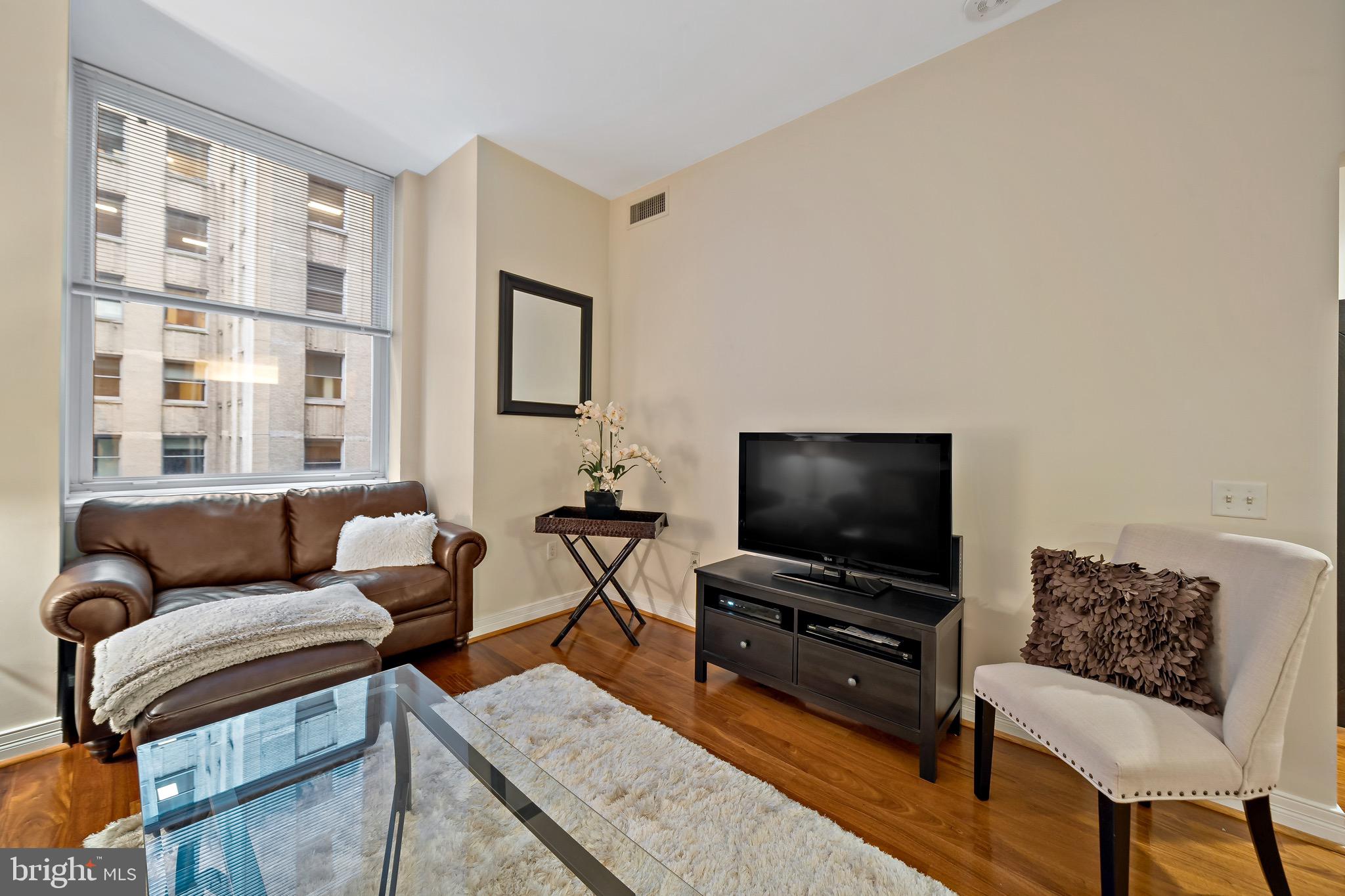 LOGAN SQUARE - Residential Lease