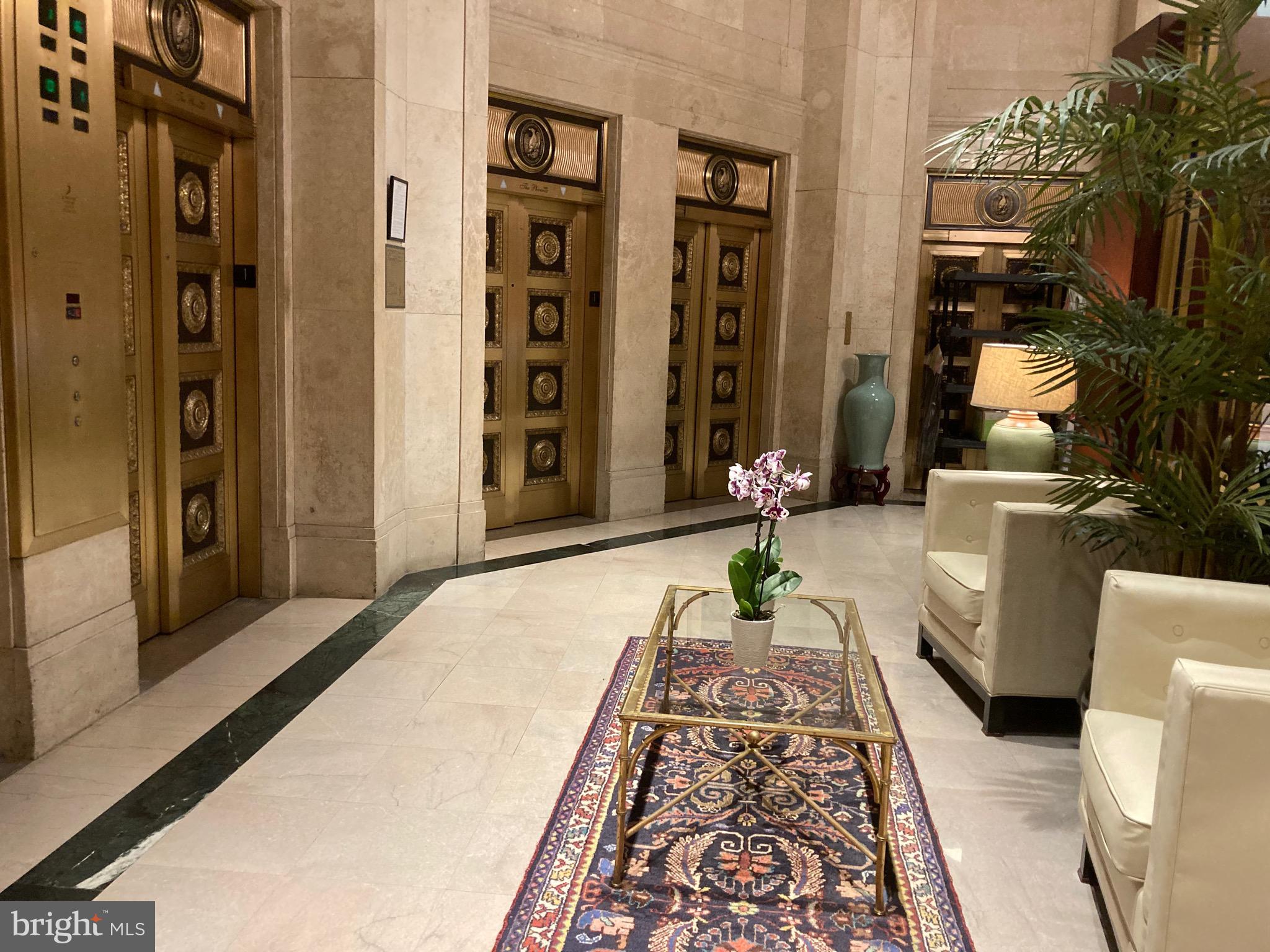 LOGAN SQUARE - Residential Lease