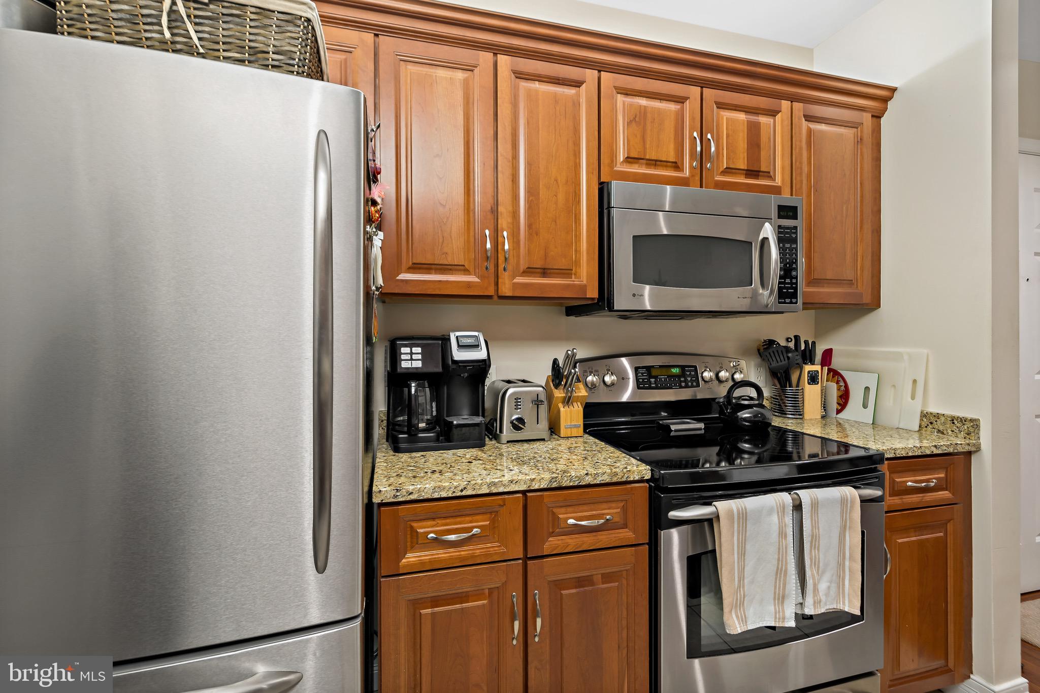 LOGAN SQUARE - Residential Lease