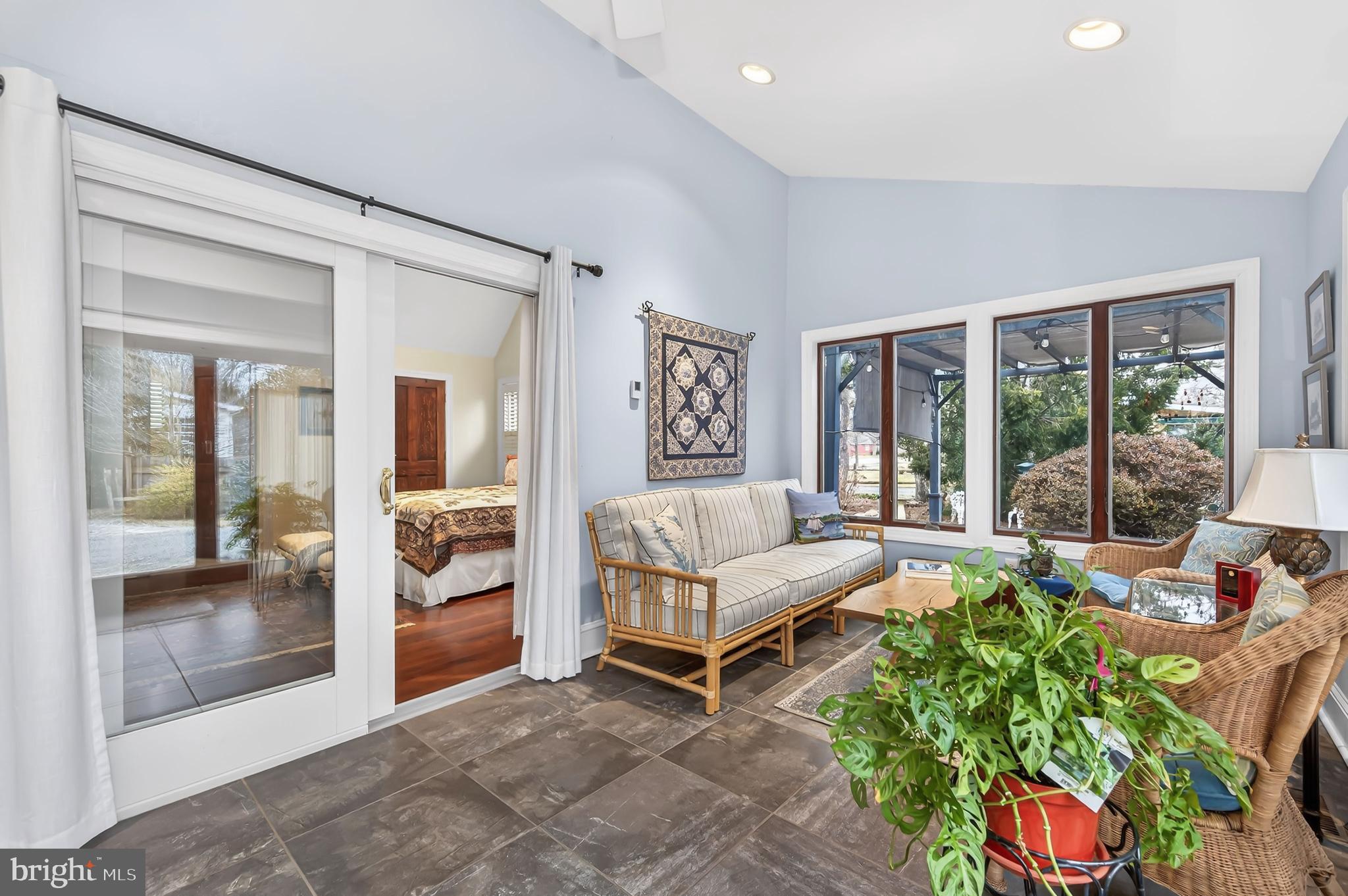 COLLEGE HEIGHTS - Residential