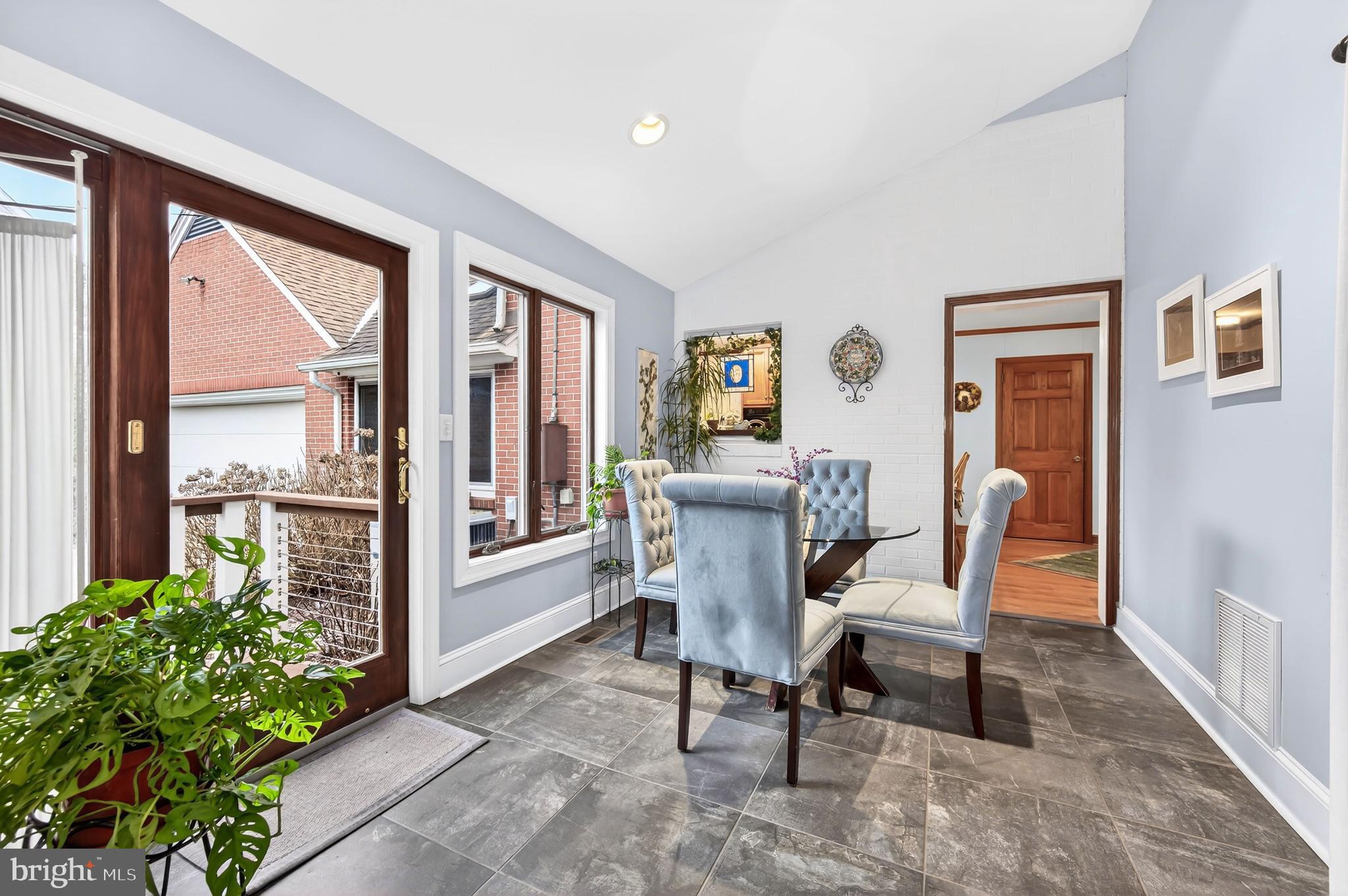 COLLEGE HEIGHTS - Residential