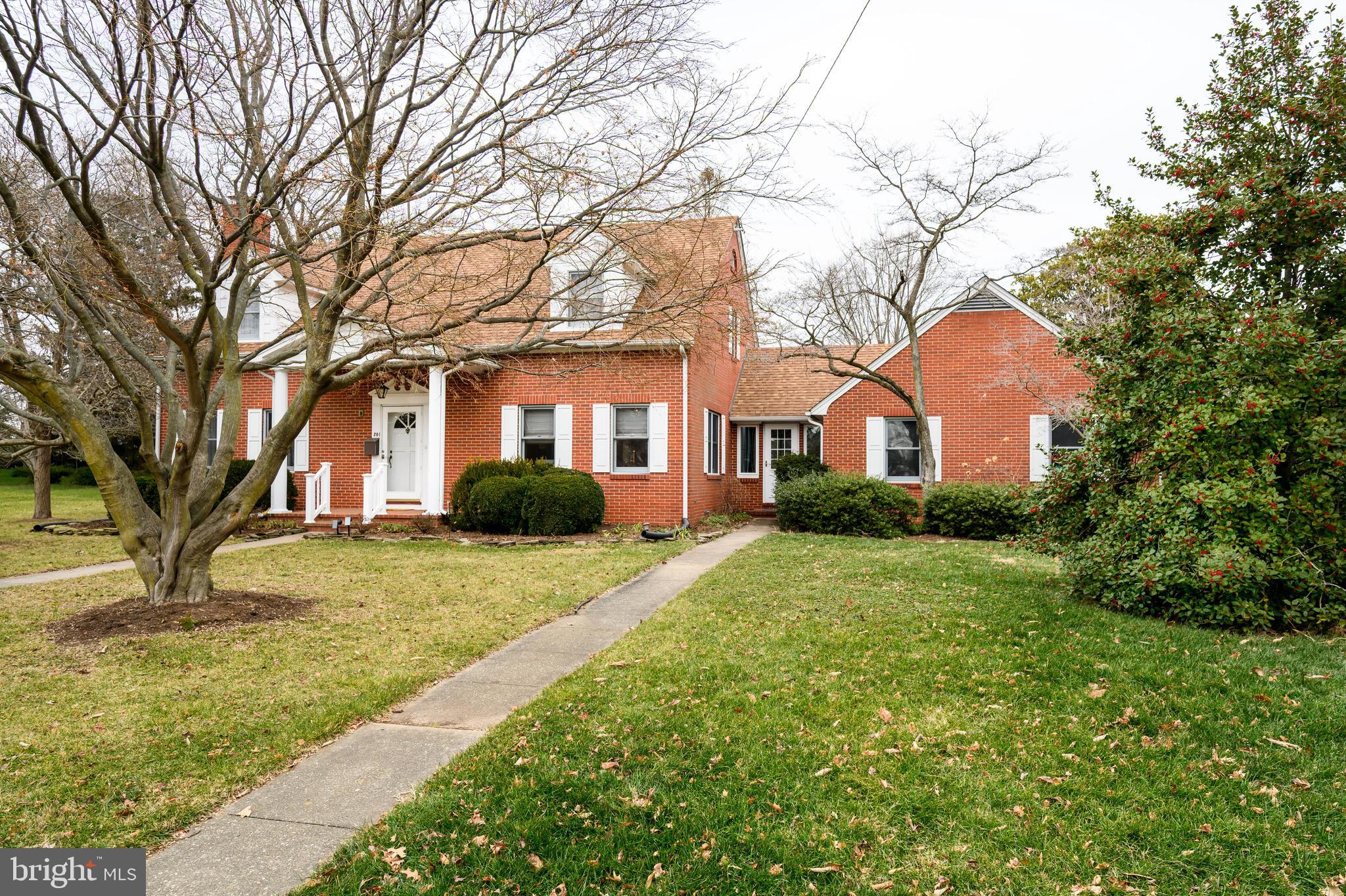 201 GREENWOOD AVENUE