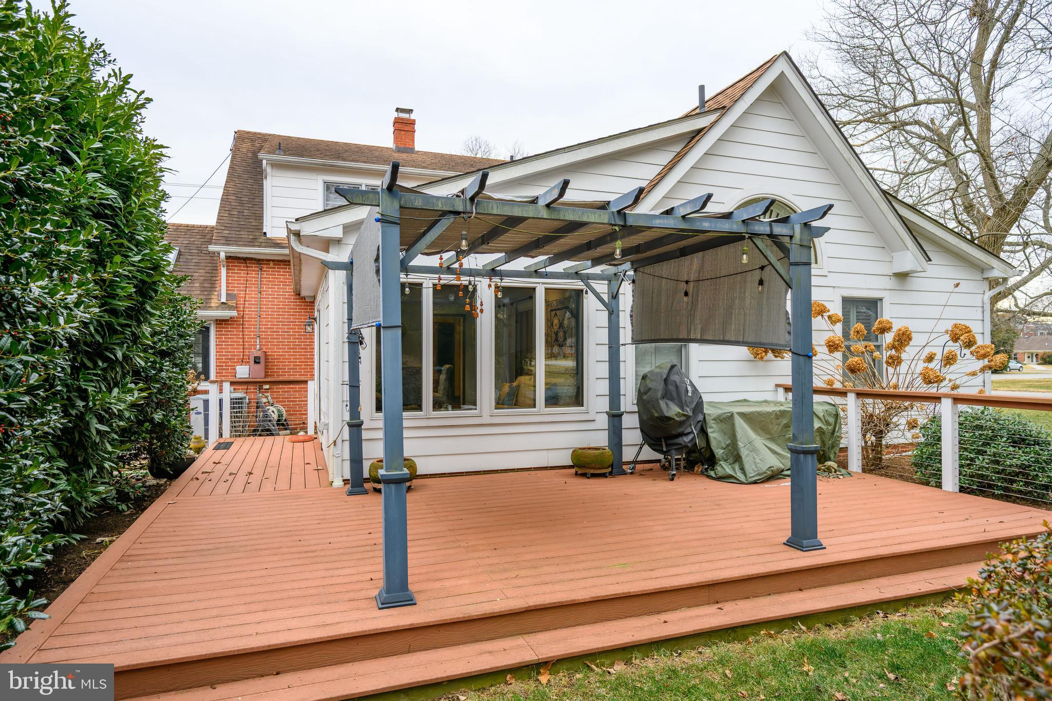 COLLEGE HEIGHTS - Residential