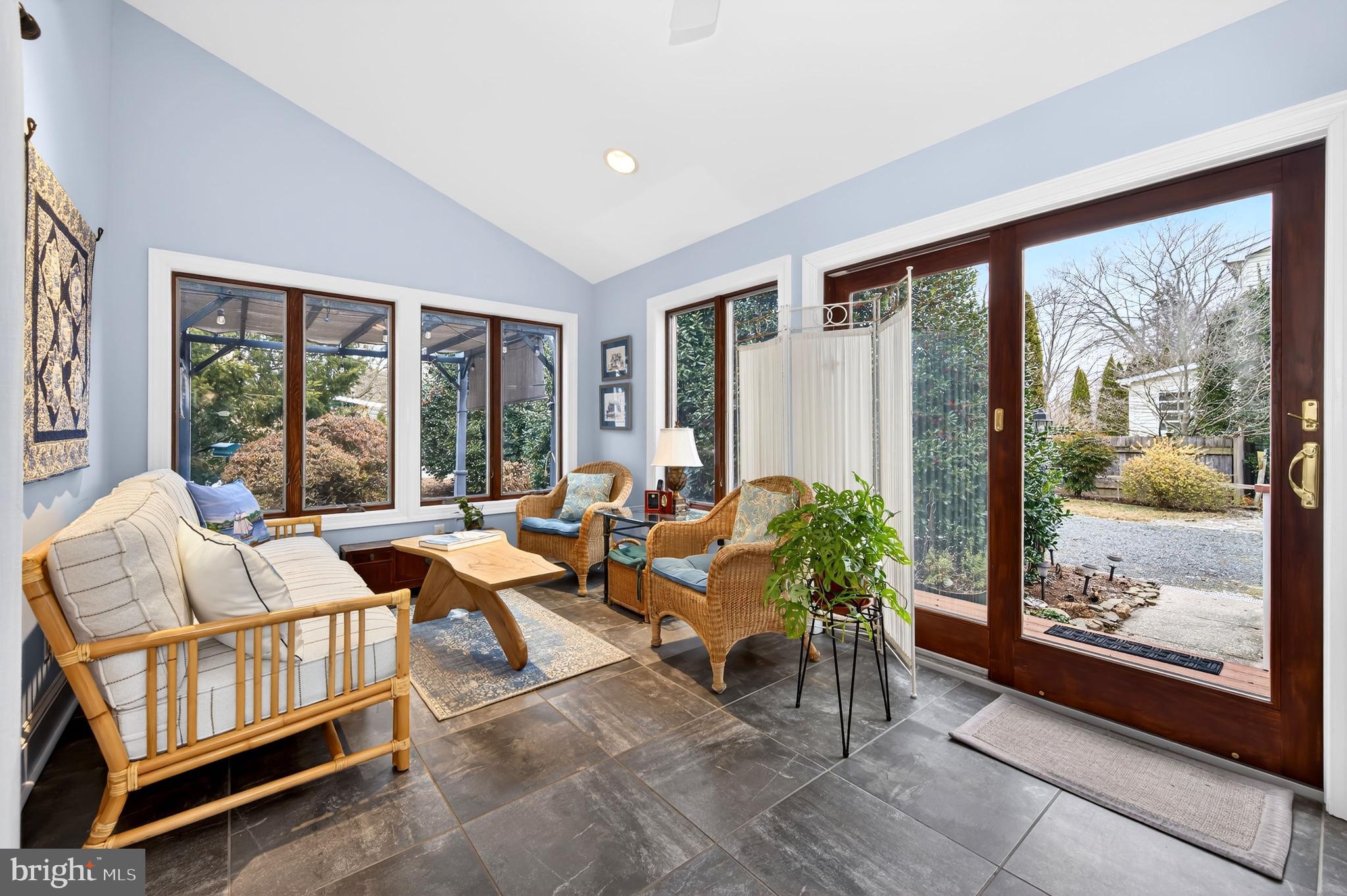 COLLEGE HEIGHTS - Residential