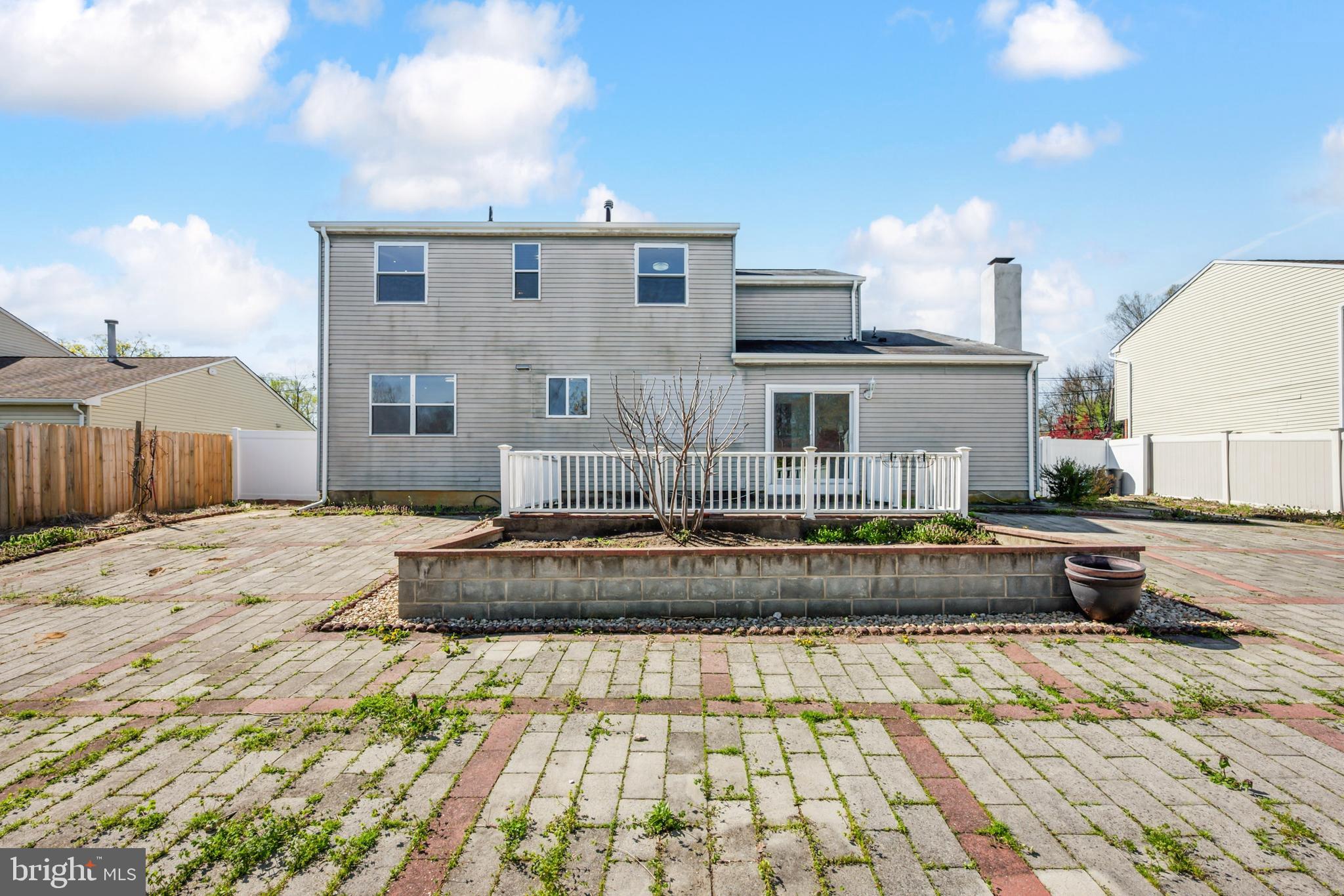 POINT OF WOODS - Residential