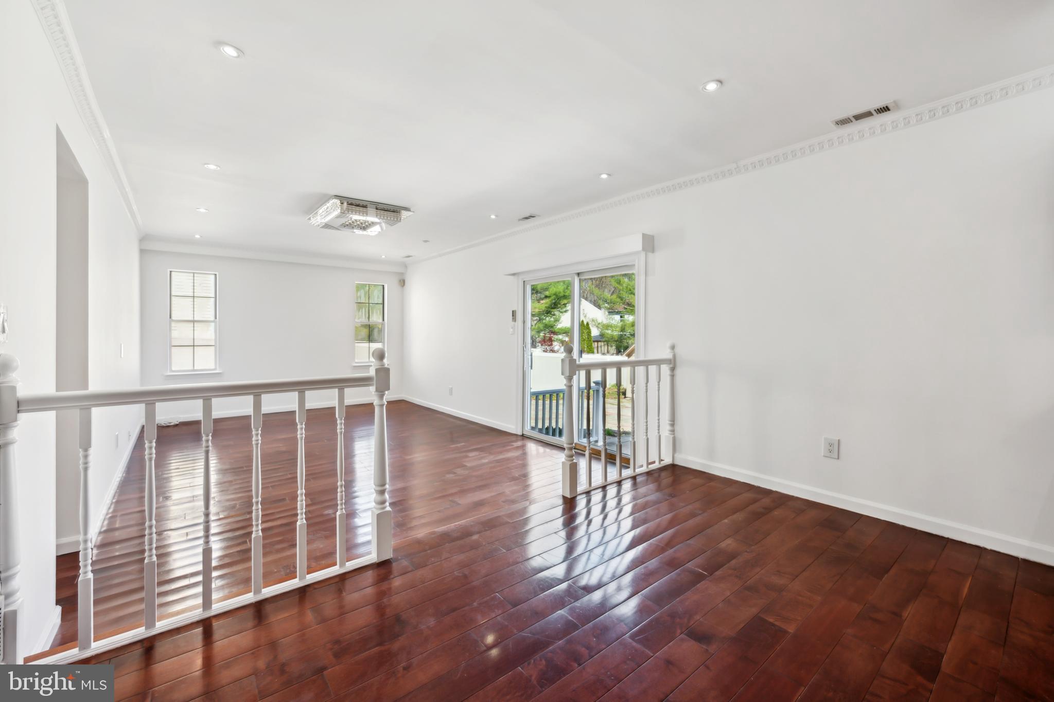 POINT OF WOODS - Residential