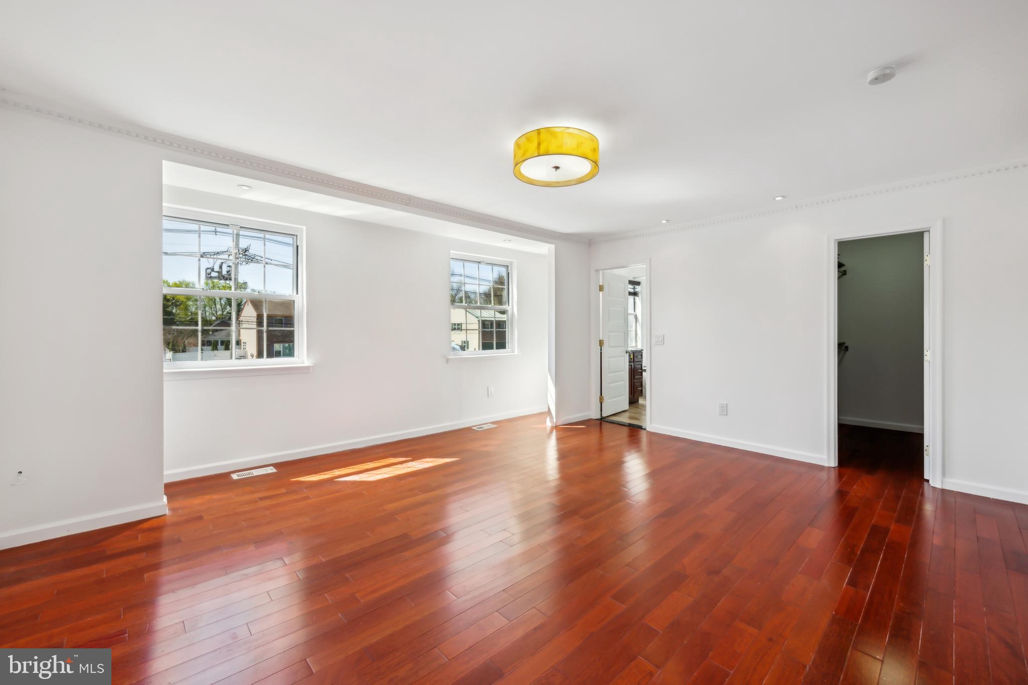 POINT OF WOODS - Residential