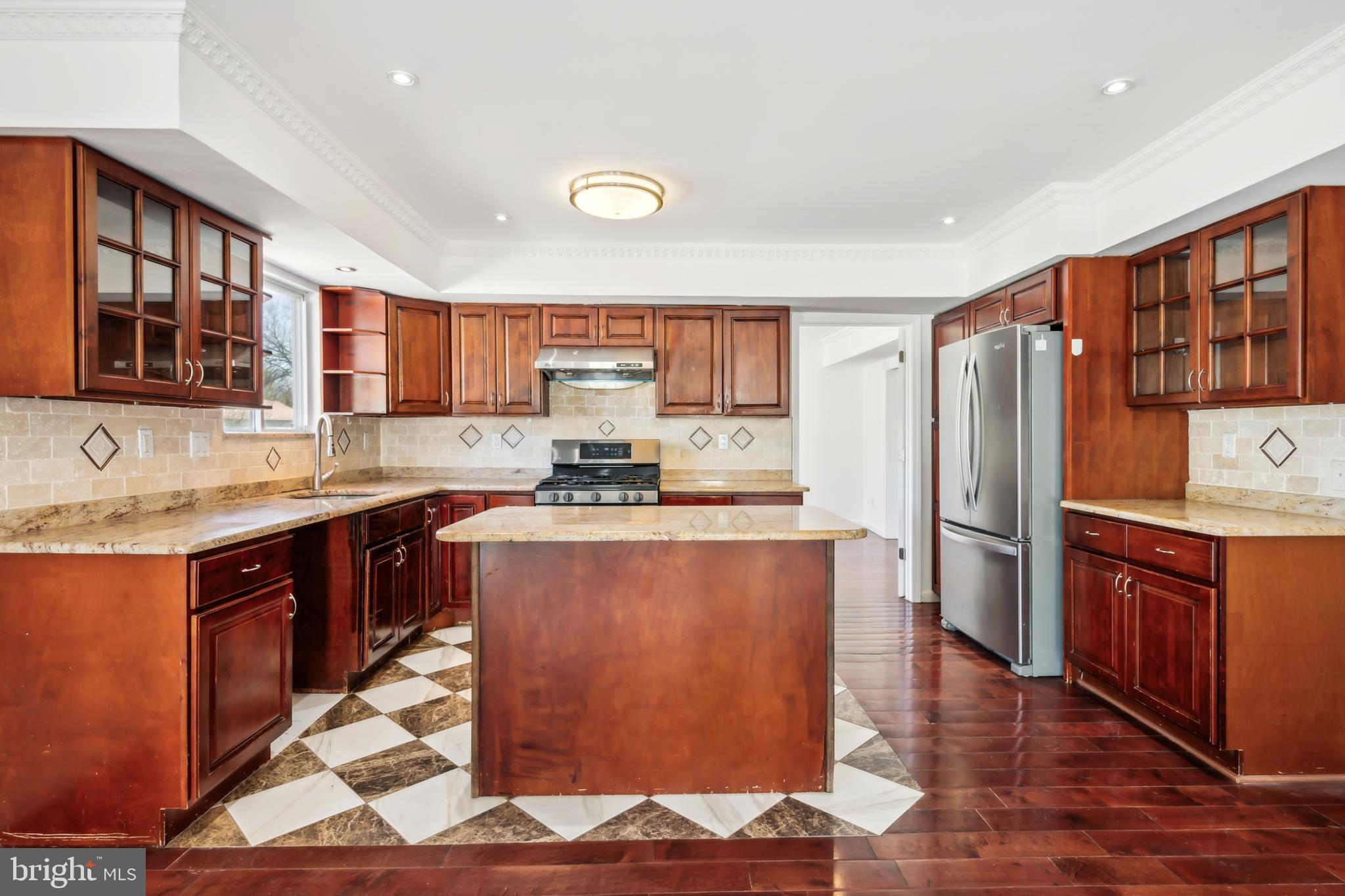 POINT OF WOODS - Residential