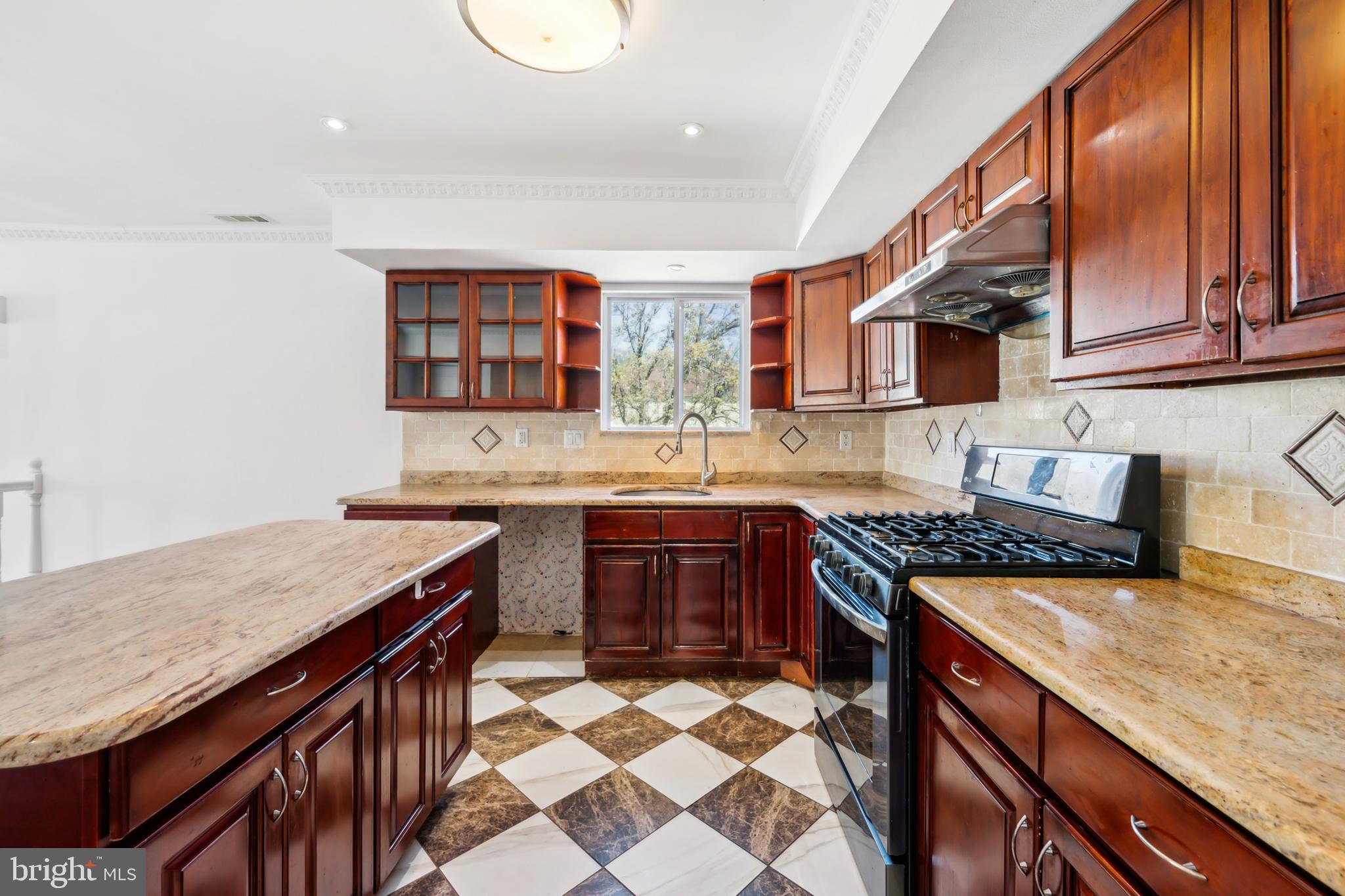 POINT OF WOODS - Residential