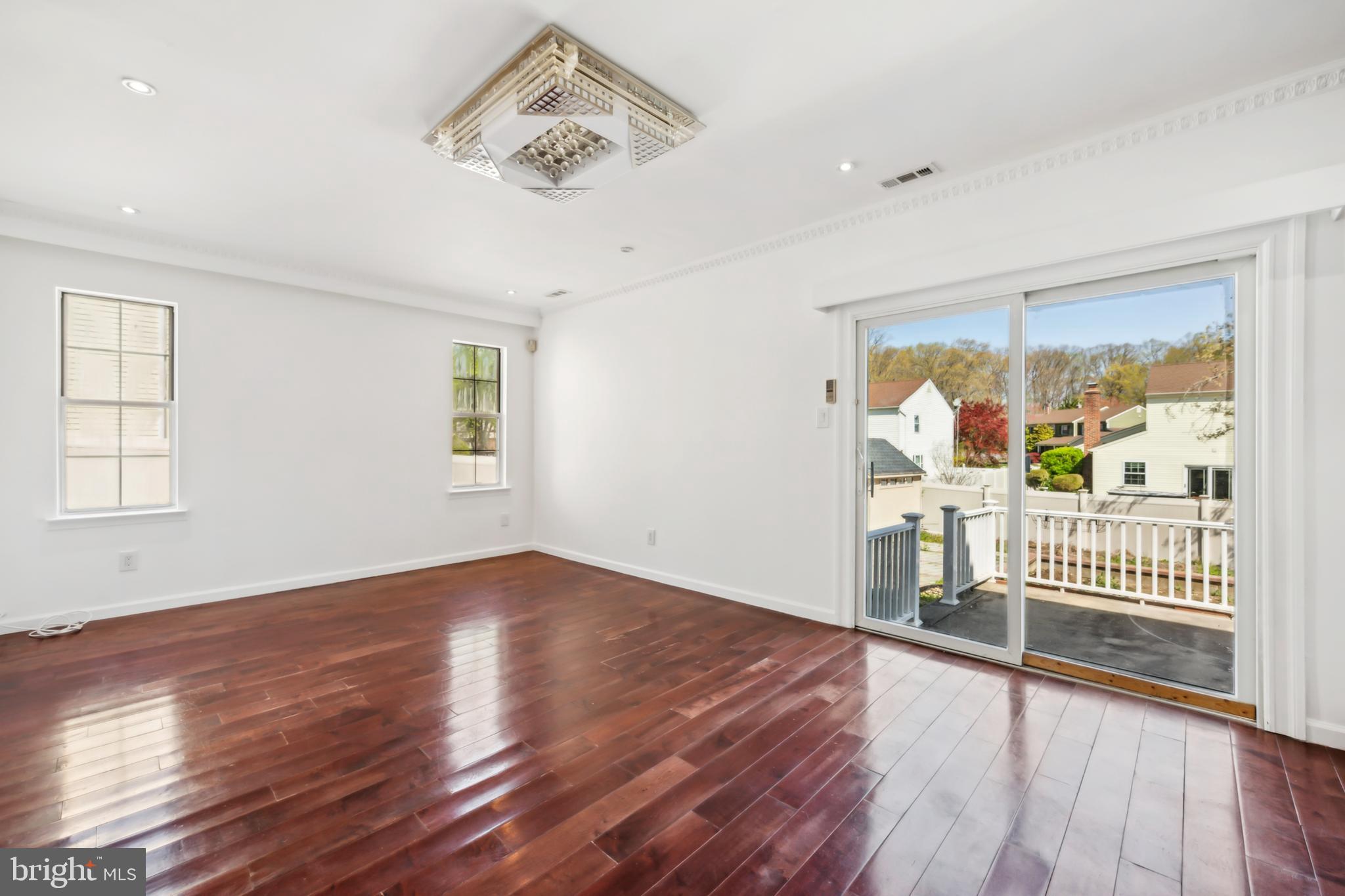 POINT OF WOODS - Residential