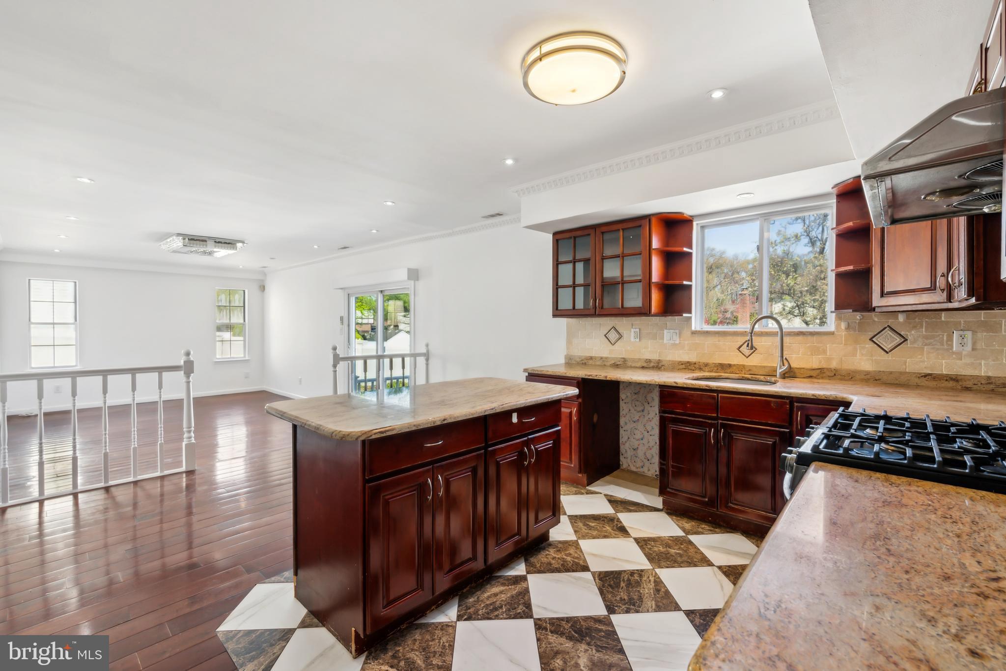 POINT OF WOODS - Residential