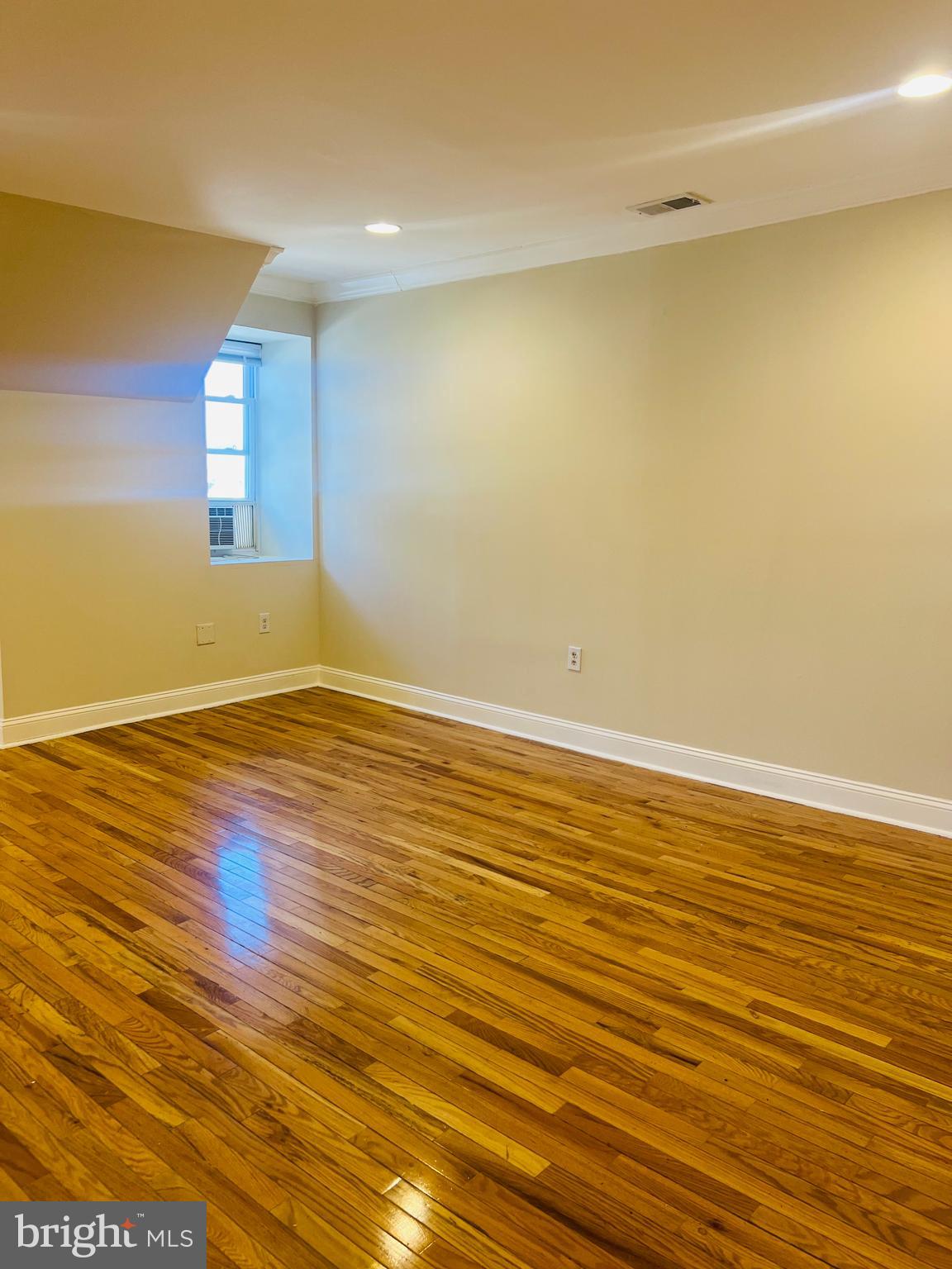 OVERBROOK - Residential Lease