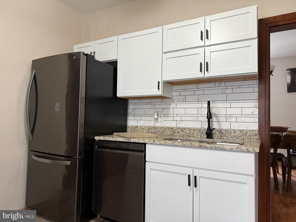 Photo of 425 E Maple Street, PALMYRA, PA 17078 (MLS # PALN2023754)