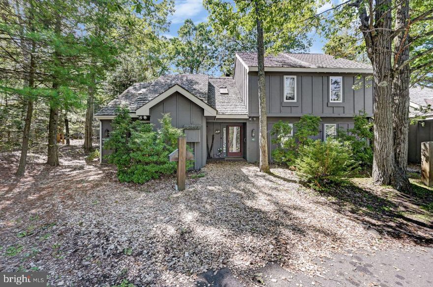 Great Rental Potential:   12 months 36K. Turnkey 2-bedroom, 1.5-bath furnished townhome in the heart of the Pocono Mountains, close to golf, ski slopes, lakes, and year-round activities. Perfect as a vacation getaway, full-time residence, or income-producing rental. Open-concept living area, updated kitchen, cozy dining space, and a deck for relaxing after a day on the slopes or the golf course. Low-maintenance and move-in ready.
✨ Features: 2 Bedrooms / 1.5 Bathrooms, Furnished, Open living and dining area. Active STR
Join the Lake Mtn Beach Club @ Big Boulder Lake.