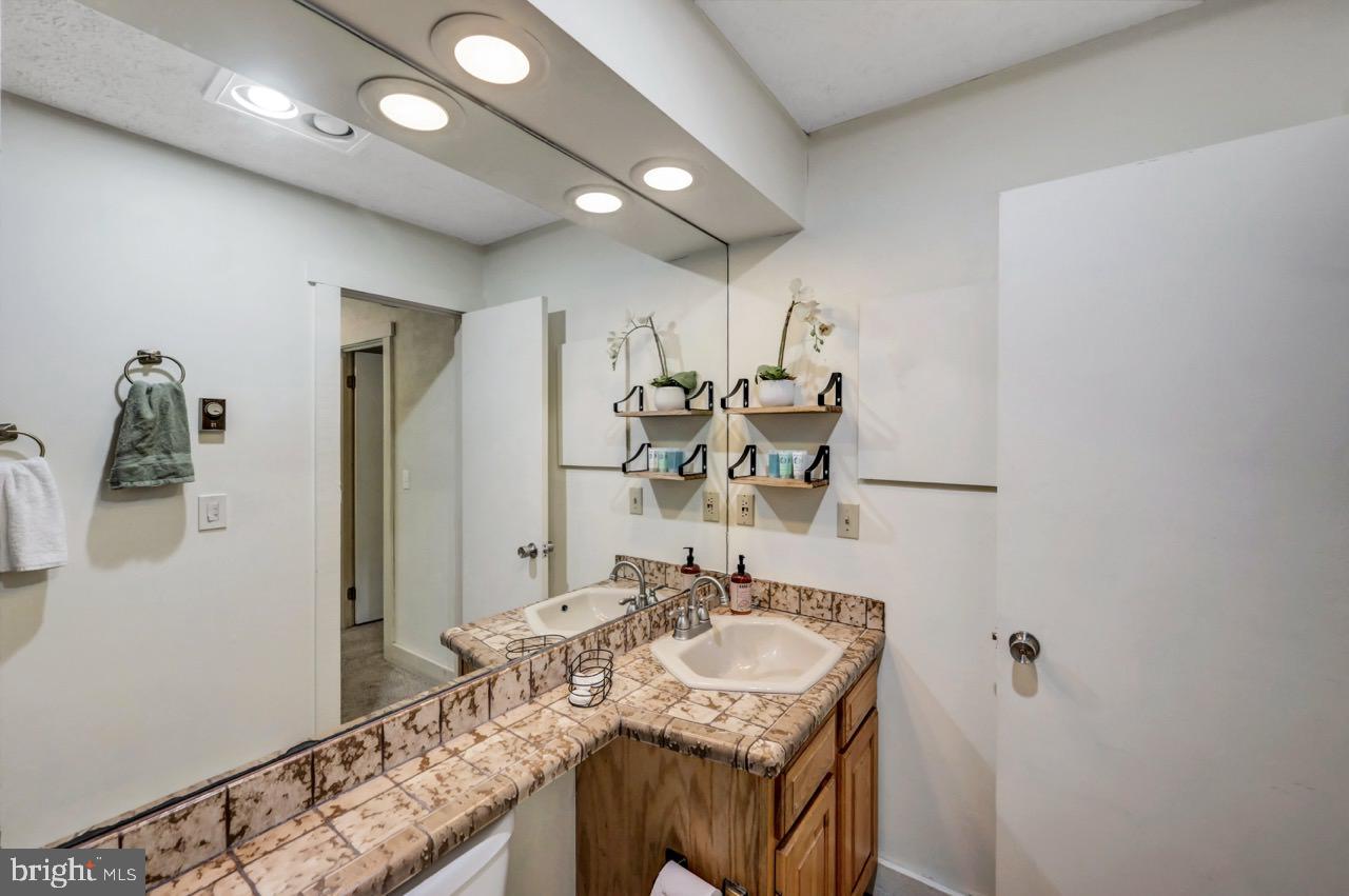 SNOW RIDGE VILLAGE - Residential