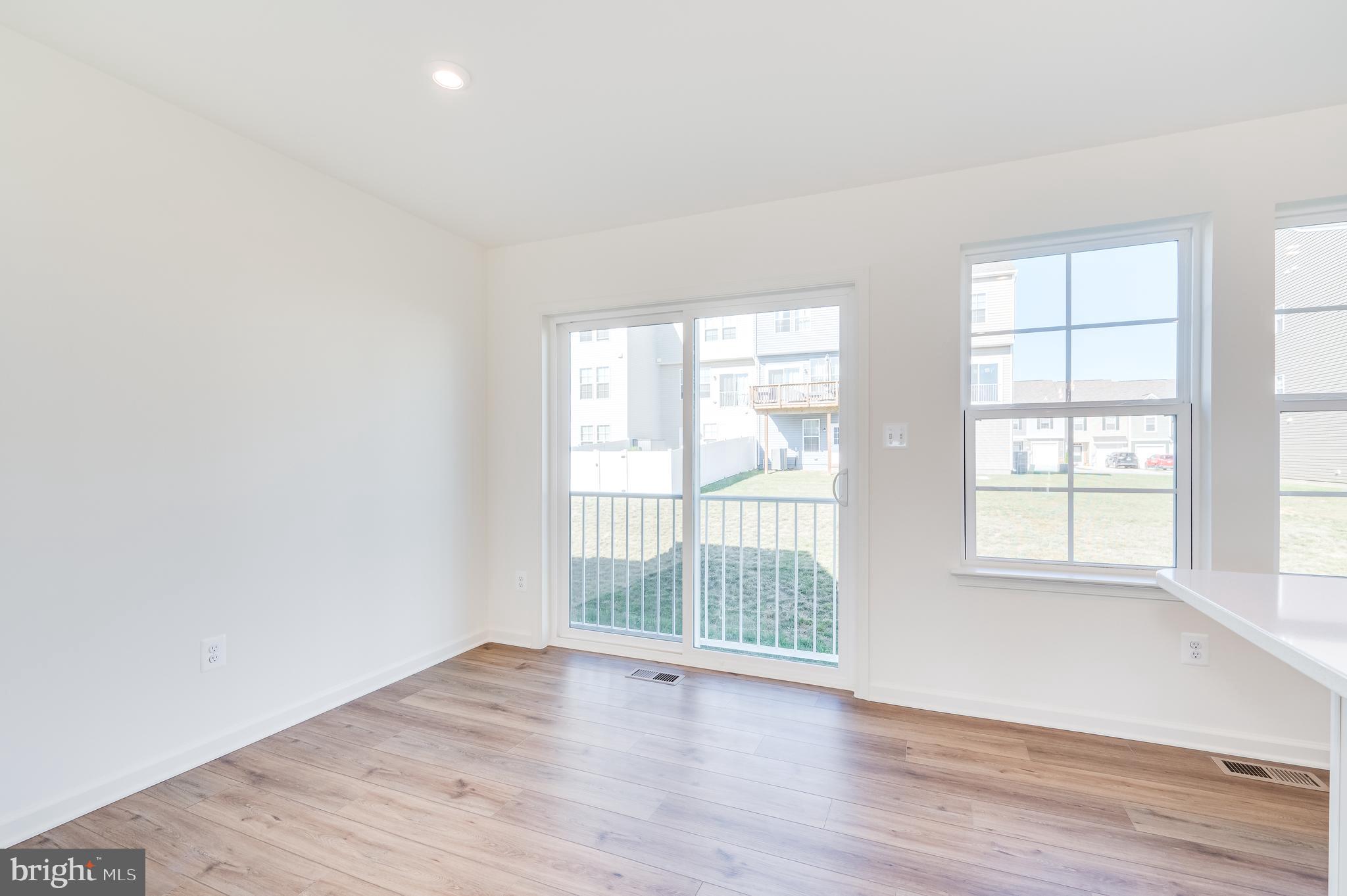 OVERLOOK AT RIVERSIDE TOWNHOMES - Residential Lease