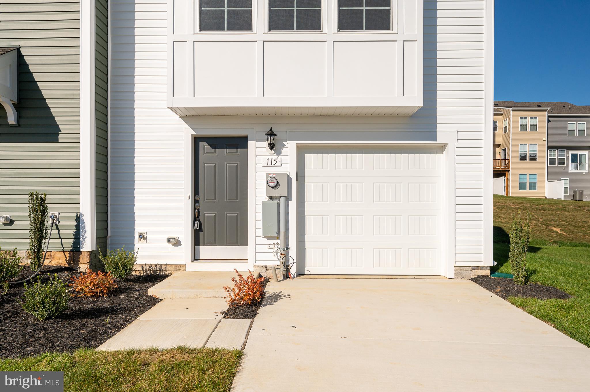 OVERLOOK AT RIVERSIDE TOWNHOMES - Residential Lease