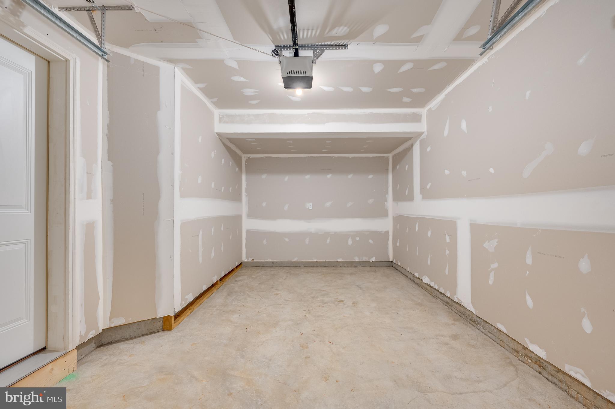 OVERLOOK AT RIVERSIDE TOWNHOMES - Residential Lease