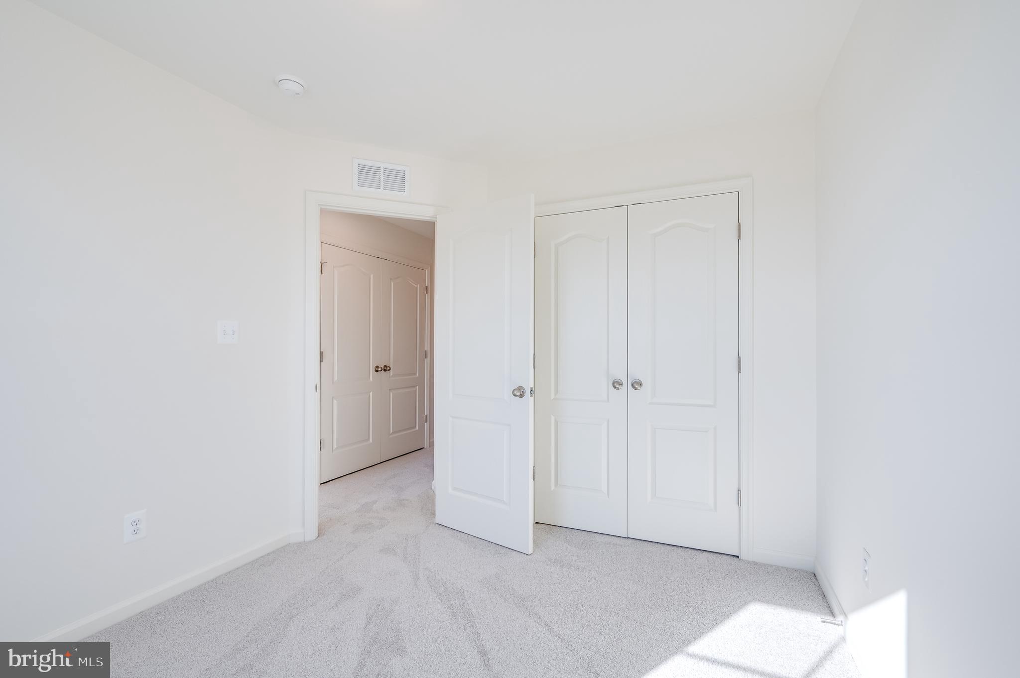 OVERLOOK AT RIVERSIDE TOWNHOMES - Residential Lease