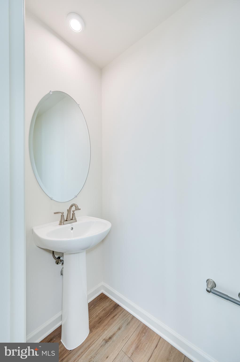 OVERLOOK AT RIVERSIDE TOWNHOMES - Residential Lease