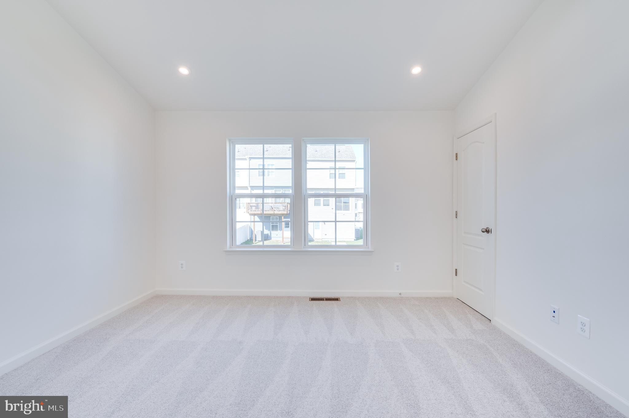 OVERLOOK AT RIVERSIDE TOWNHOMES - Residential Lease