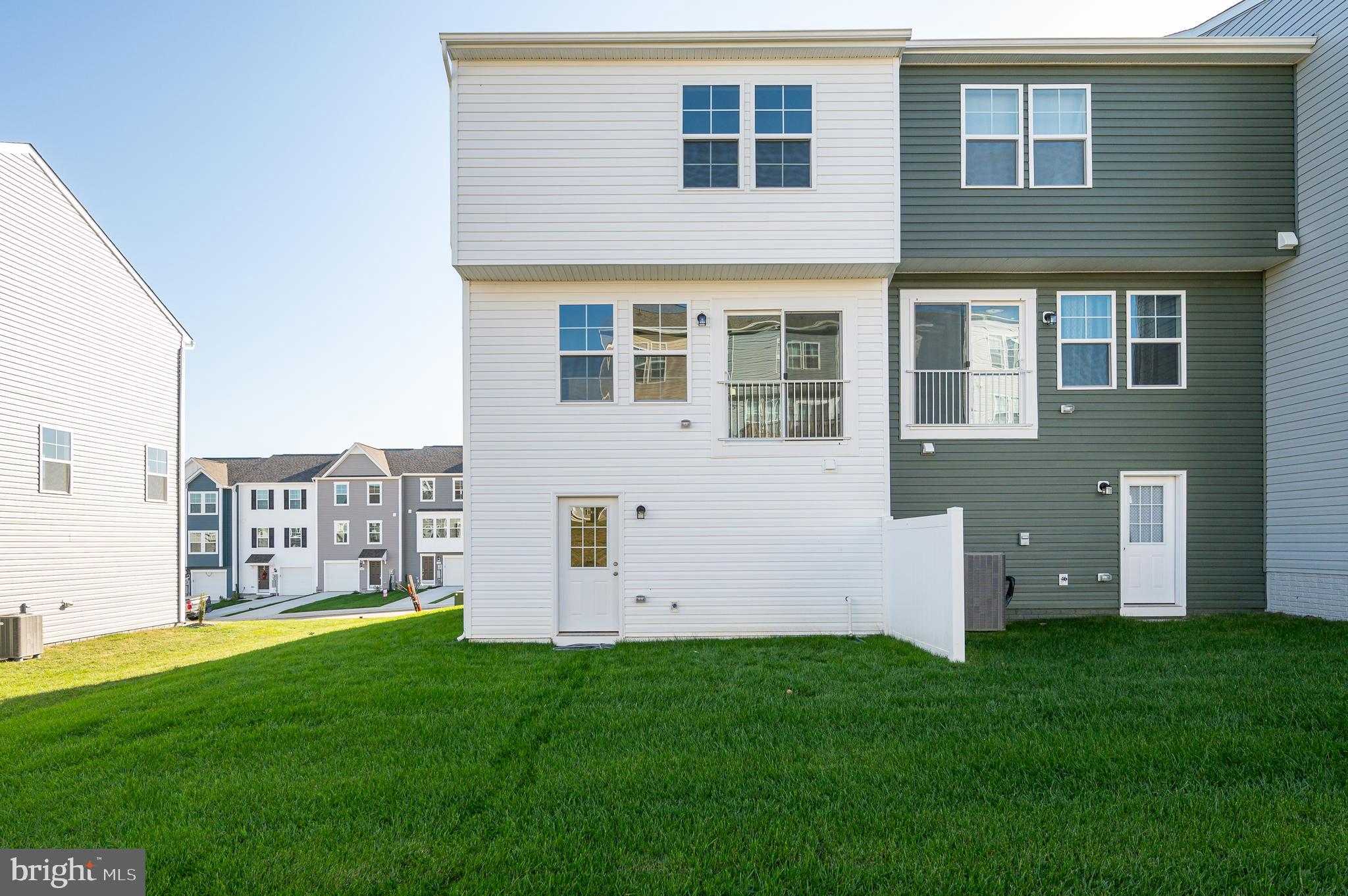 OVERLOOK AT RIVERSIDE TOWNHOMES - Residential Lease