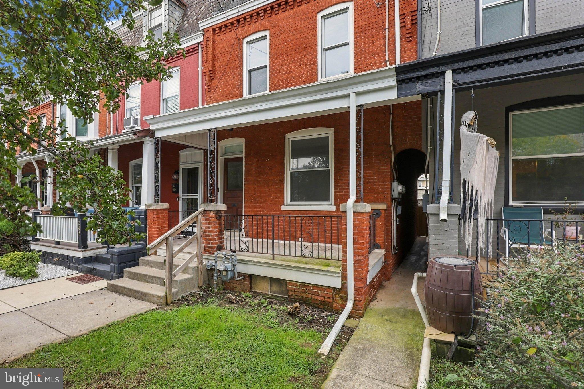240 E ROSS STREET