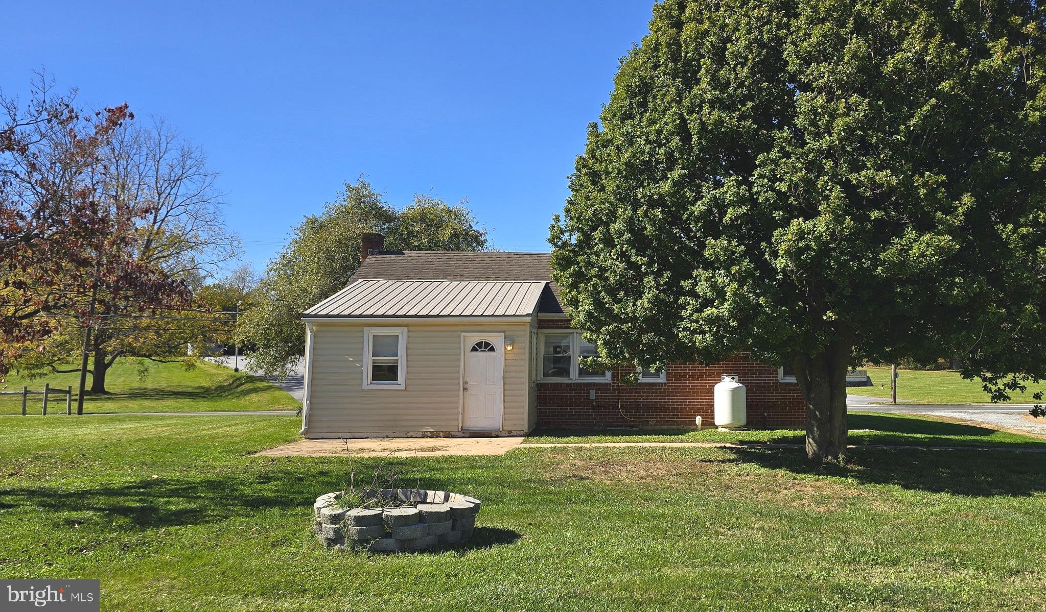 8919 MAPLEVILLE ROAD
