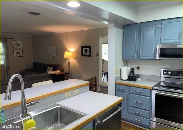 SOUTH BEECHWOOD - Residential Lease