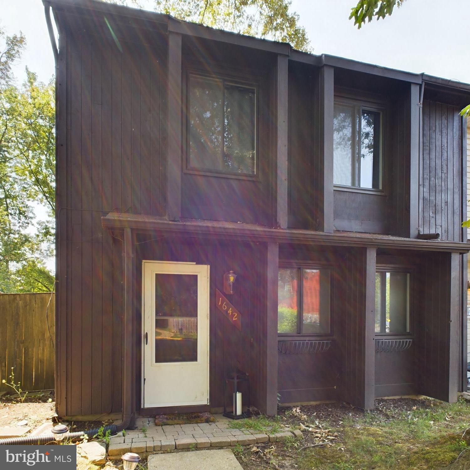 WHISPERING WOODS - Residential