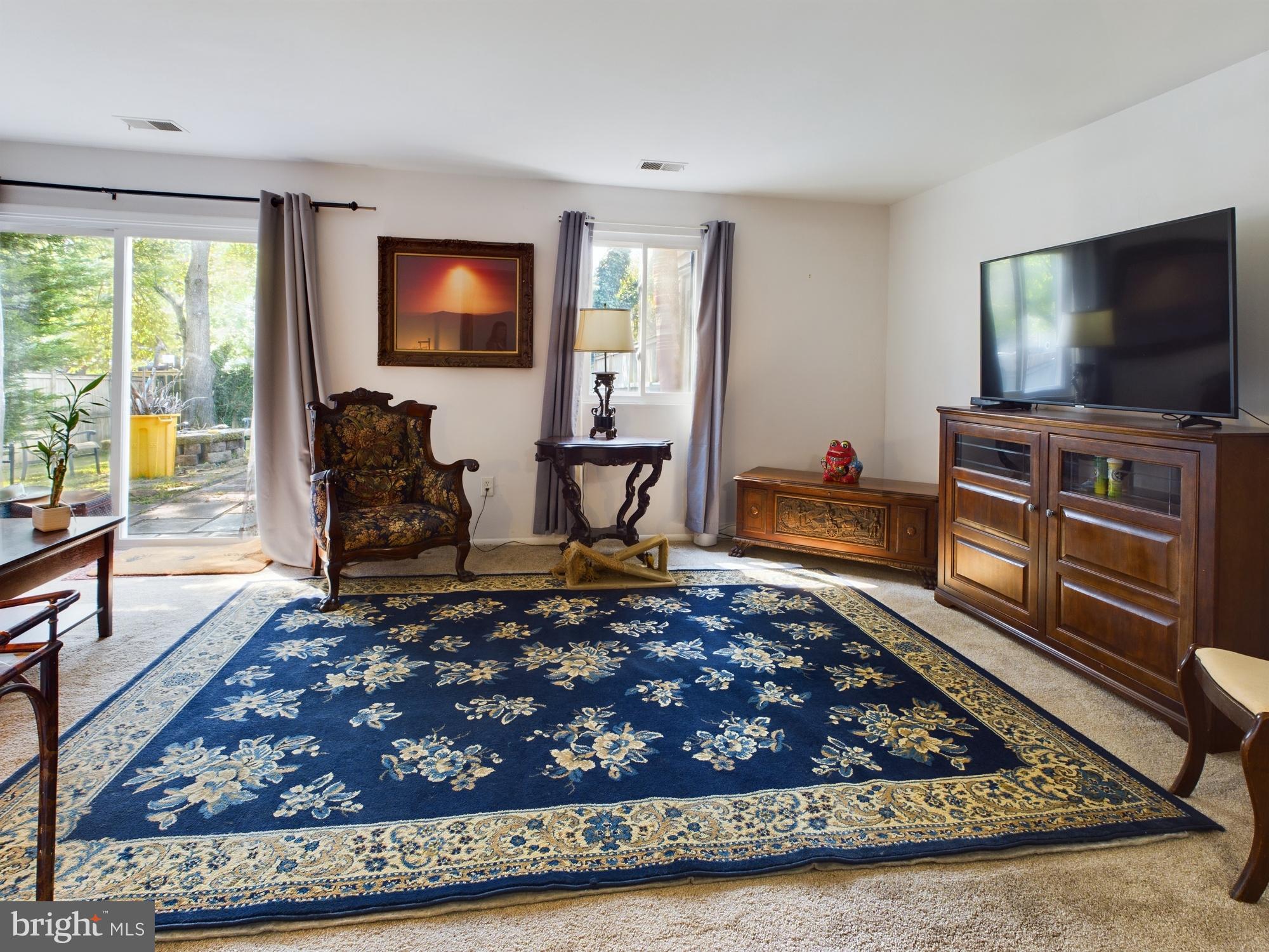 WHISPERING WOODS - Residential