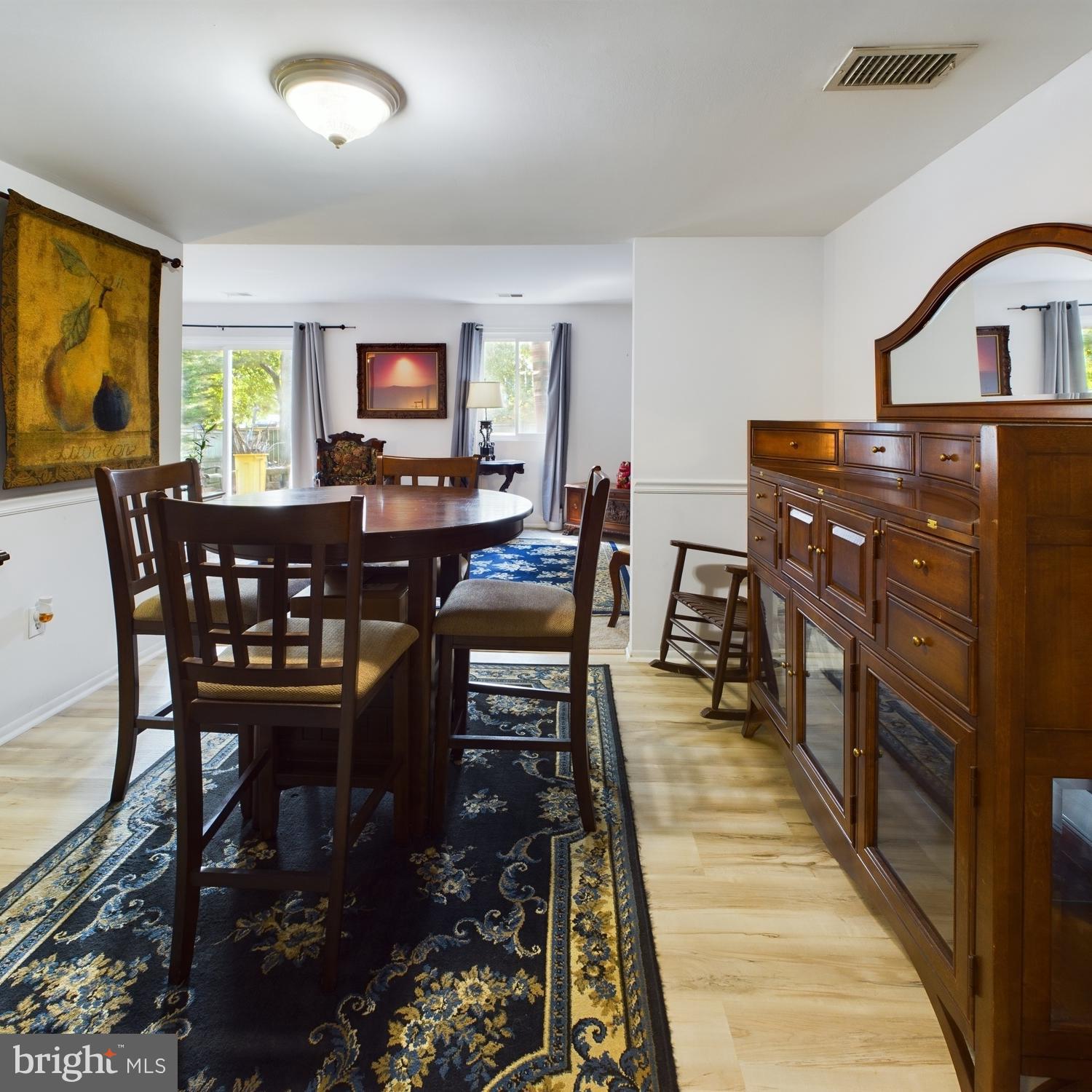 WHISPERING WOODS - Residential