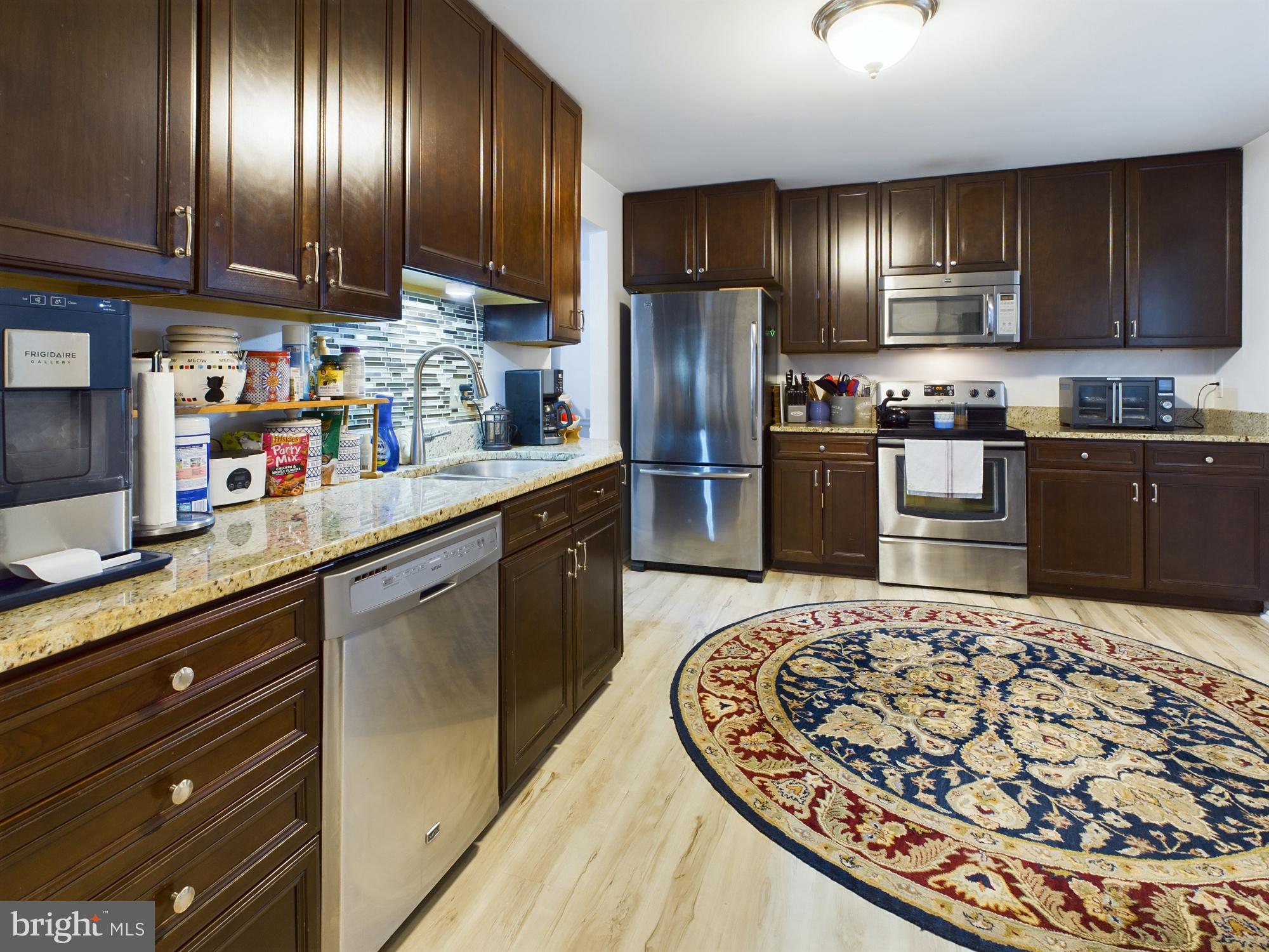 WHISPERING WOODS - Residential