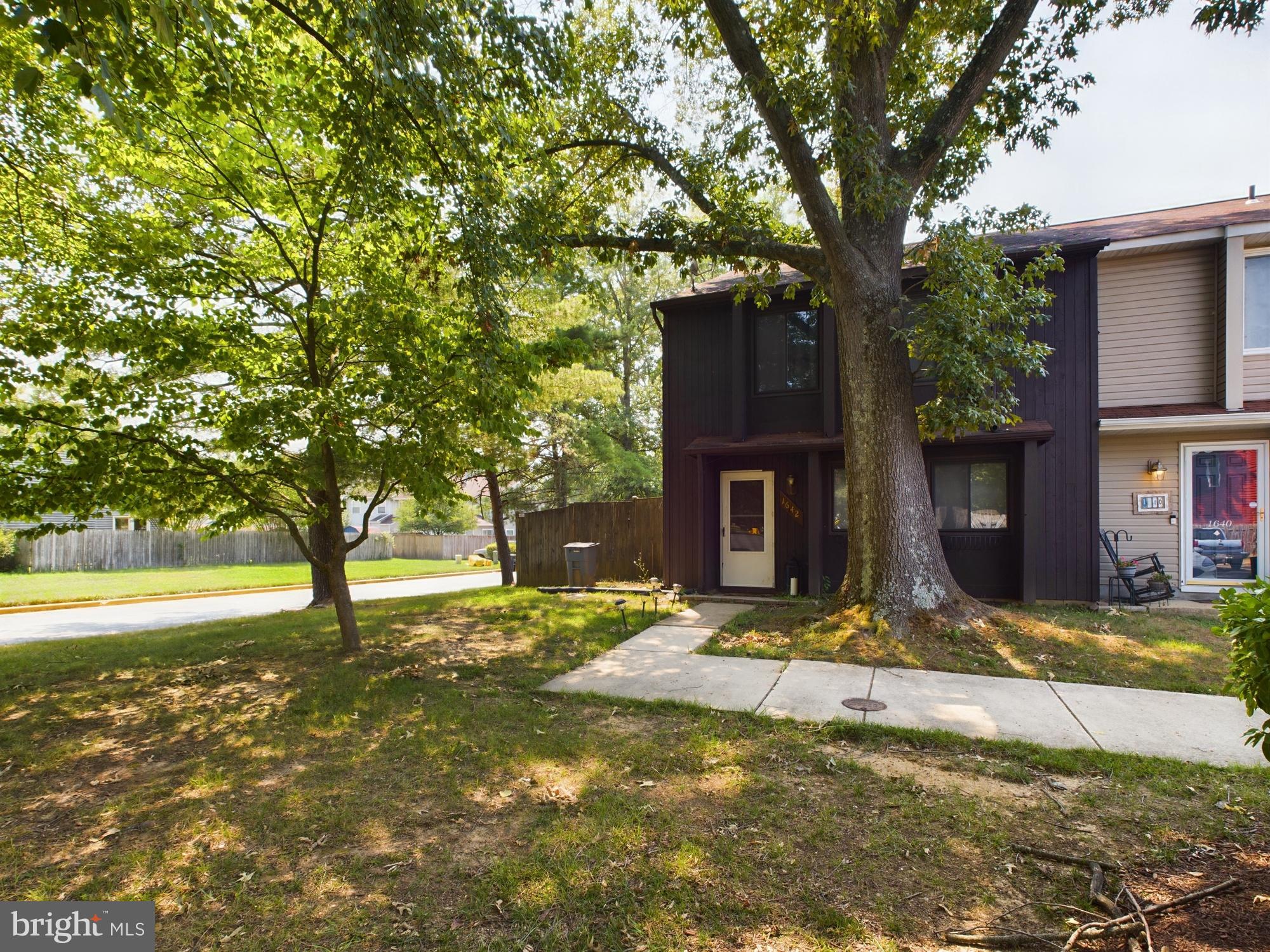 WHISPERING WOODS - Residential